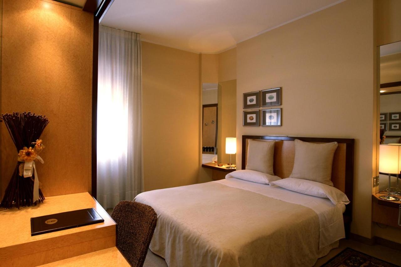 Classic Double or Twin Room - Photo 6