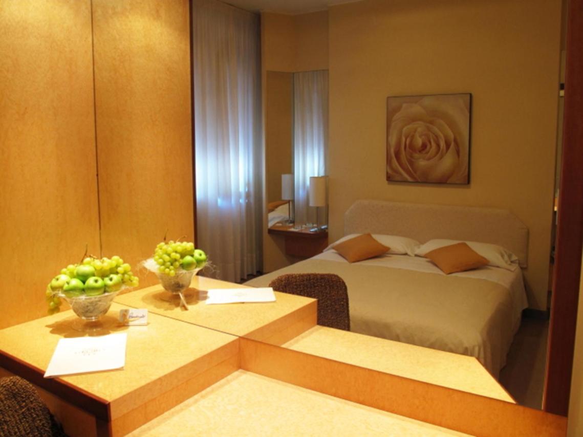 Classic Double or Twin Room - Photo 4