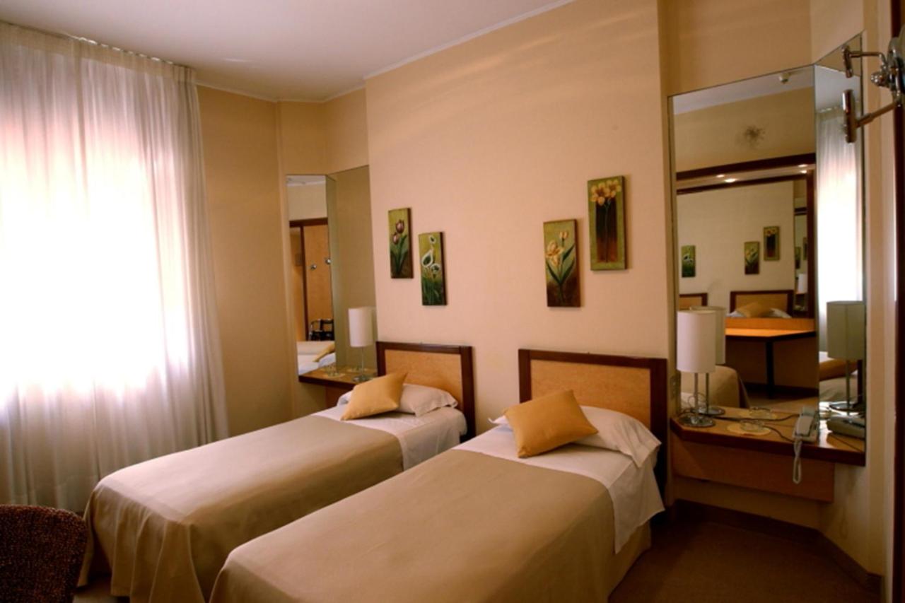 Classic Double or Twin Room - Photo 7