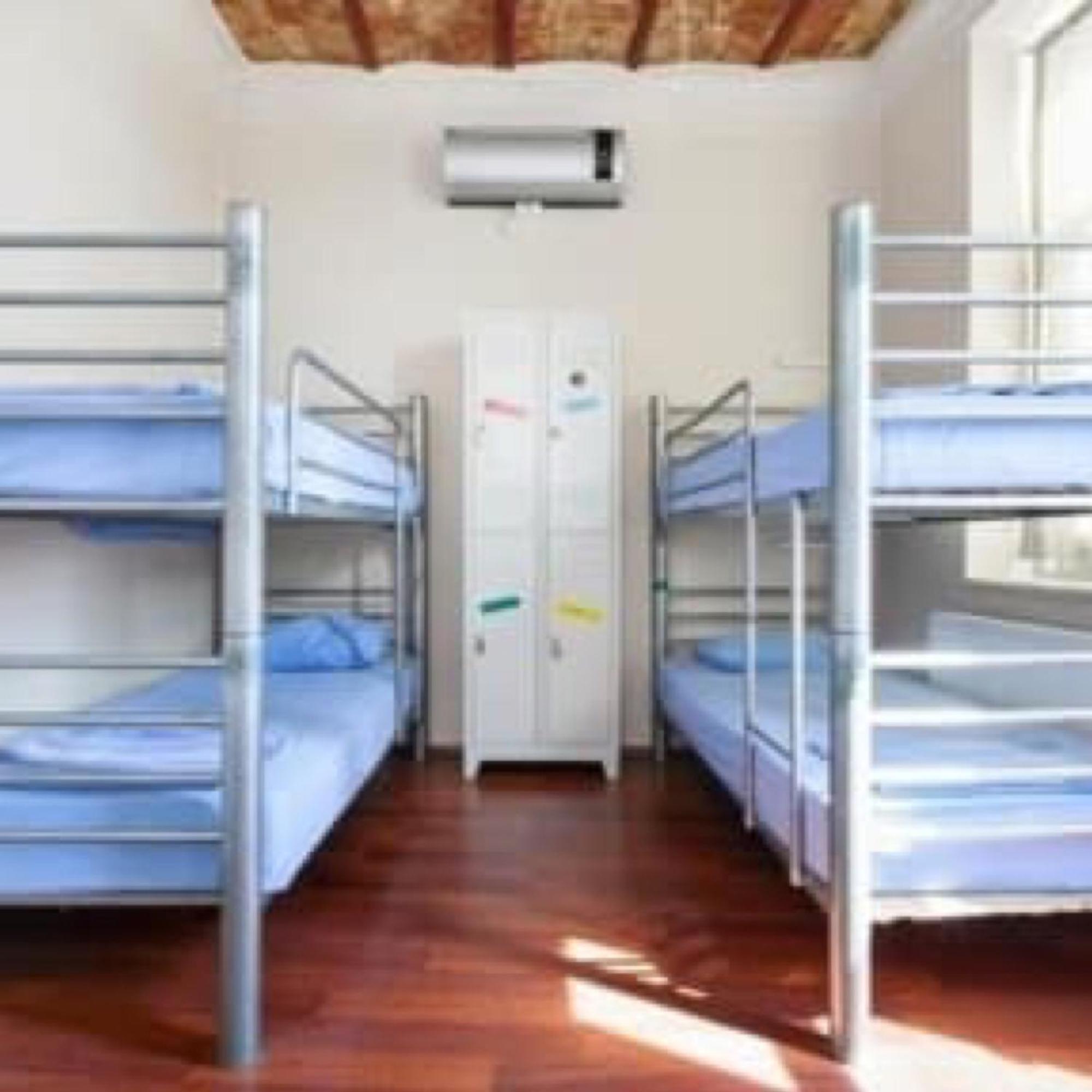 Bed in 4-Bed Mixed Dormitory Room photo 1