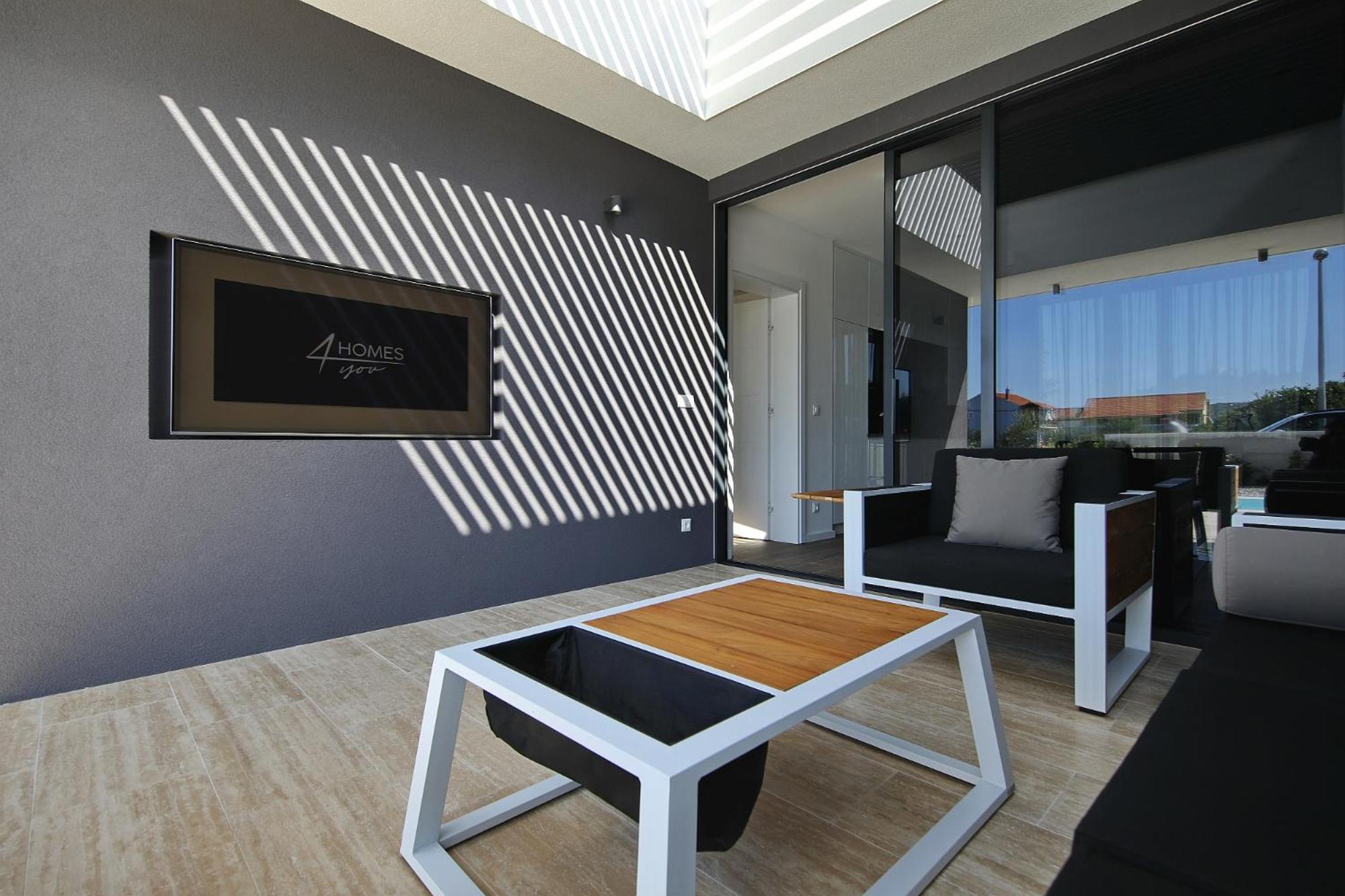 Three-Bedroom Villa photo 2