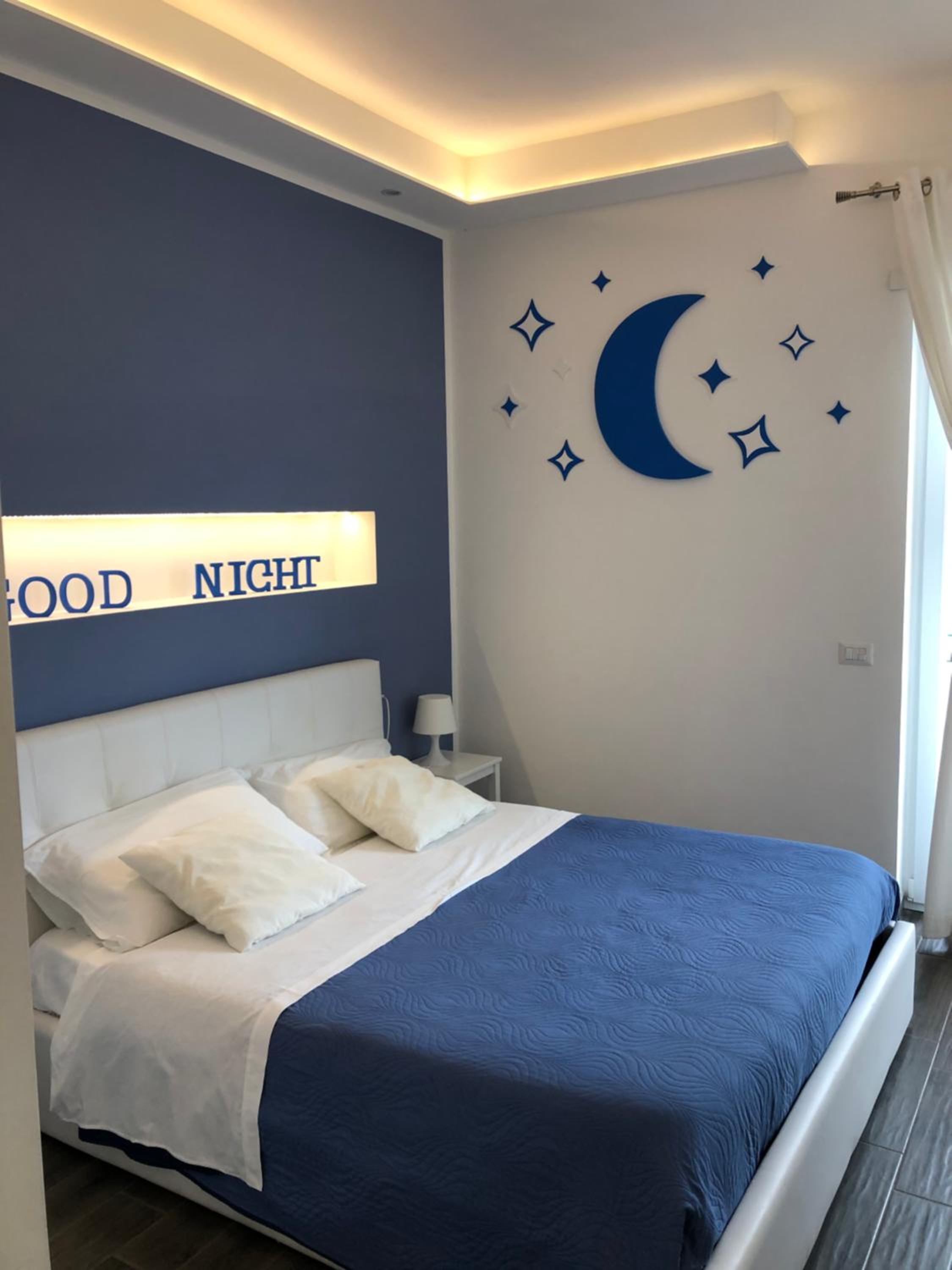 Deluxe King Room - Photo 21