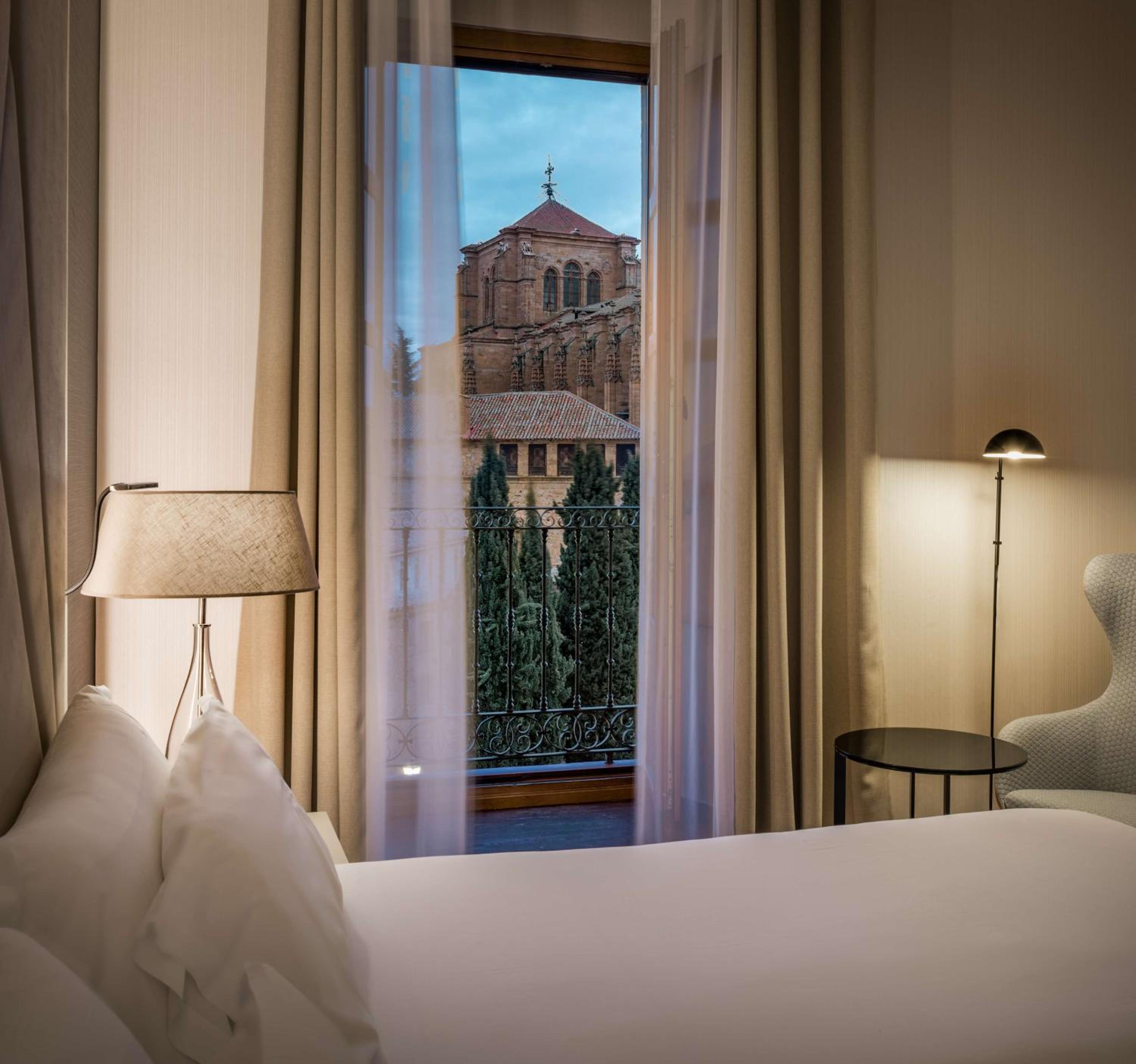 Superior Room with View - Photo 4