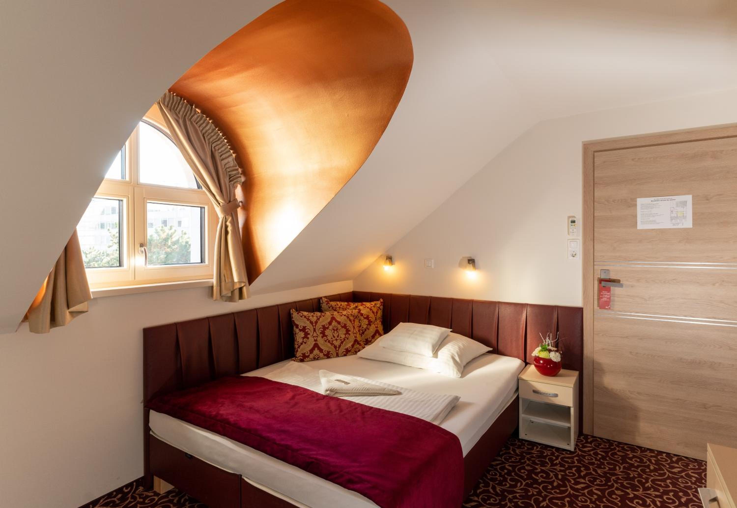 Double Room - Photo 20