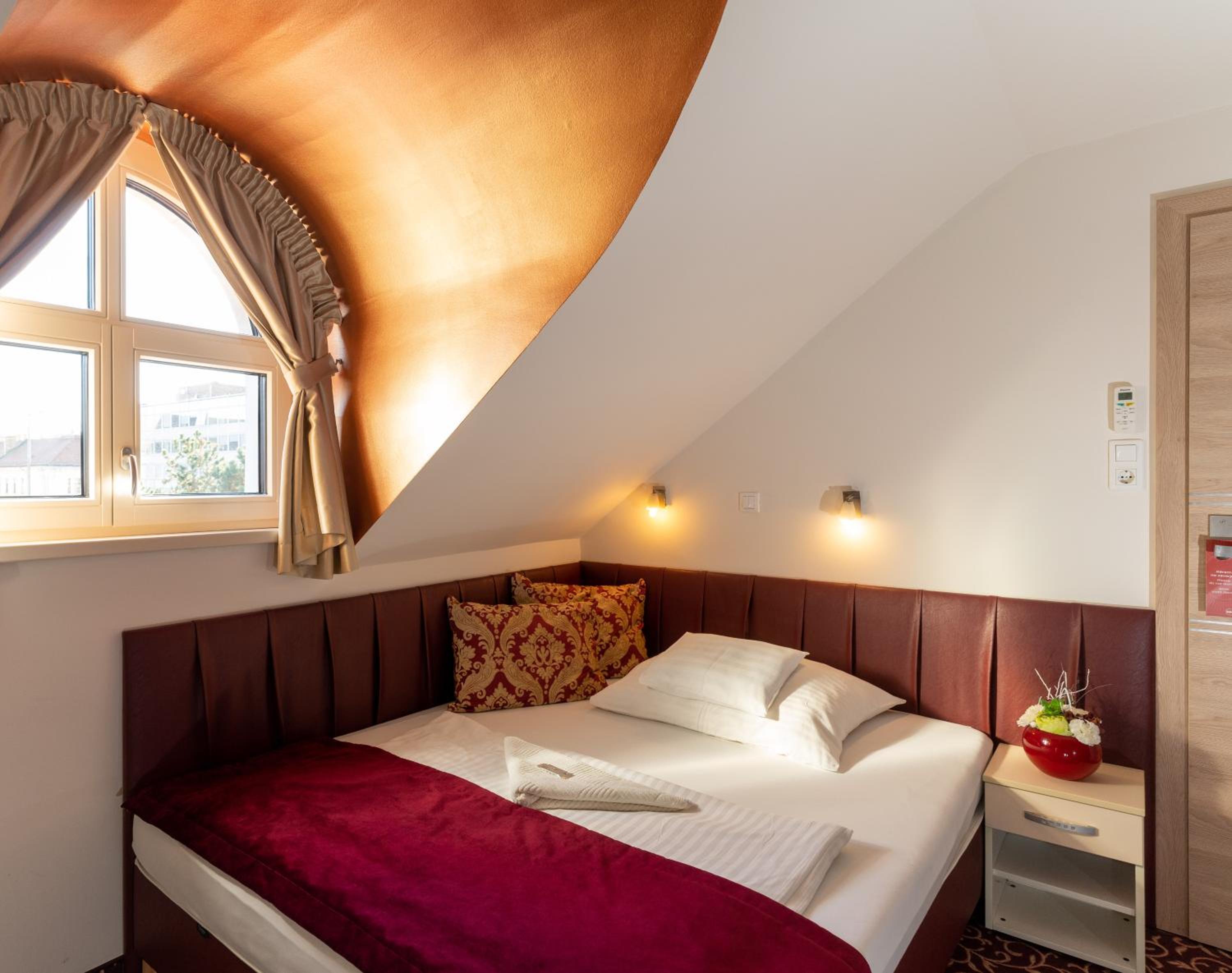 Double Room - Photo 19