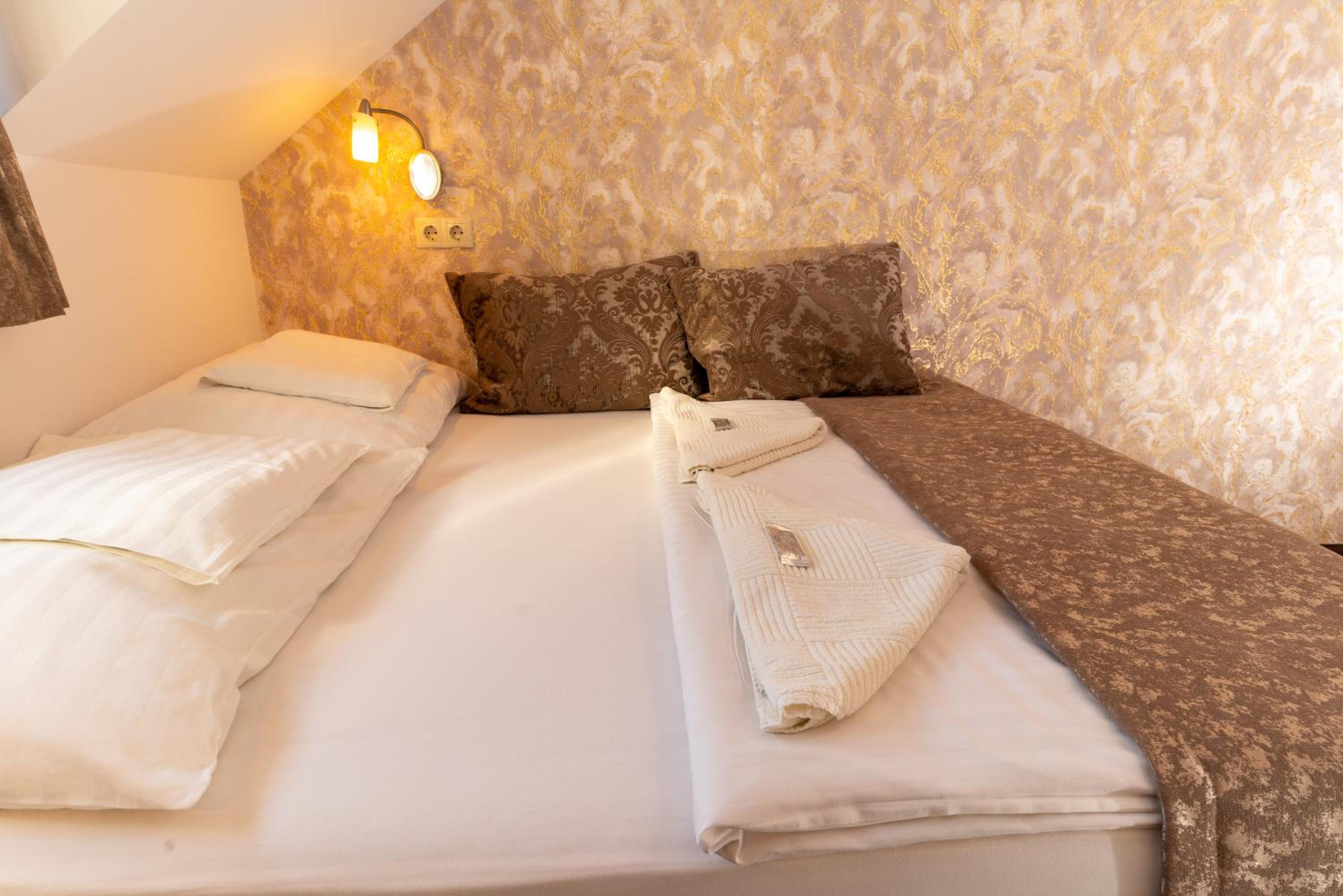Double Room - Photo 43
