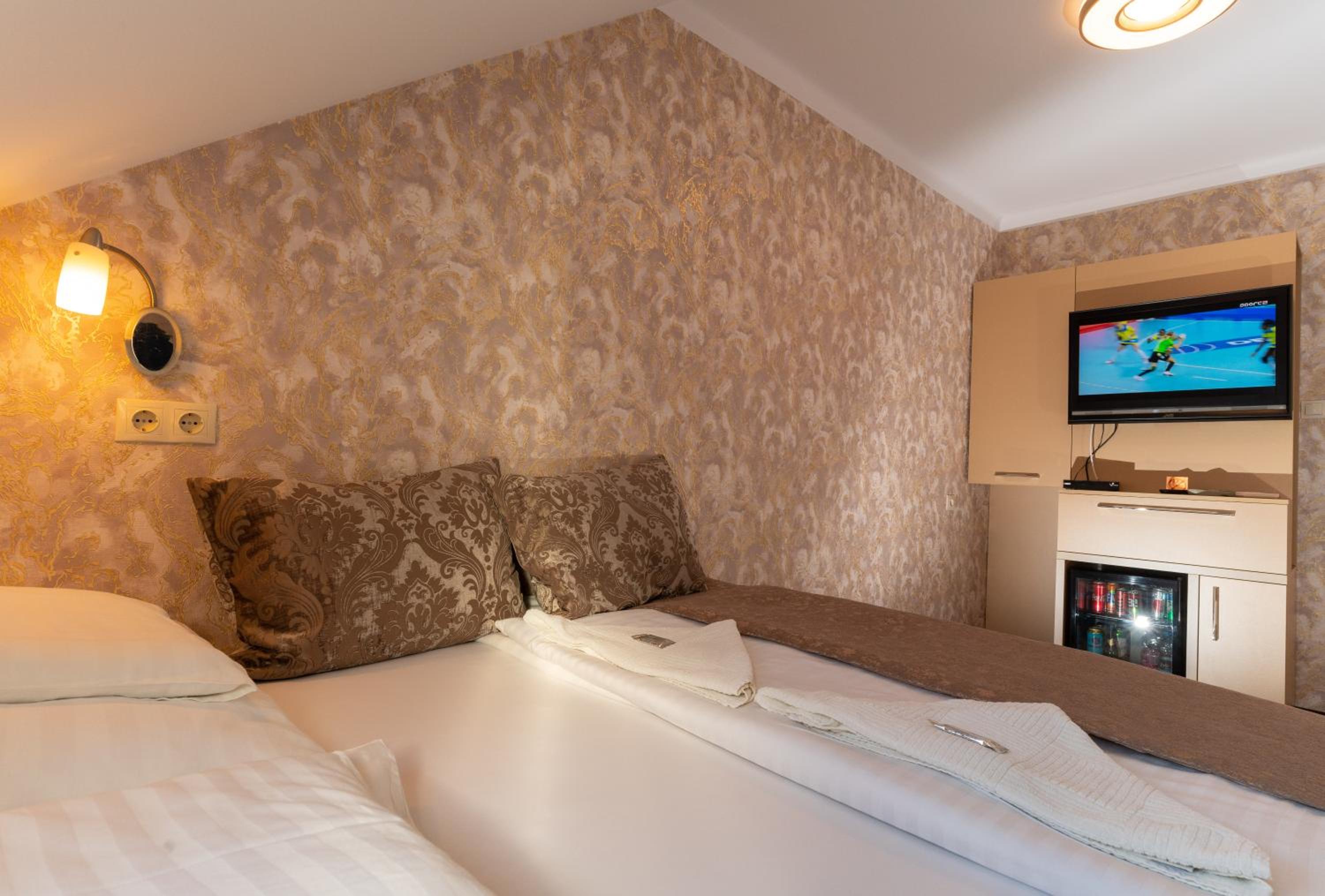 Double Room - Photo 42