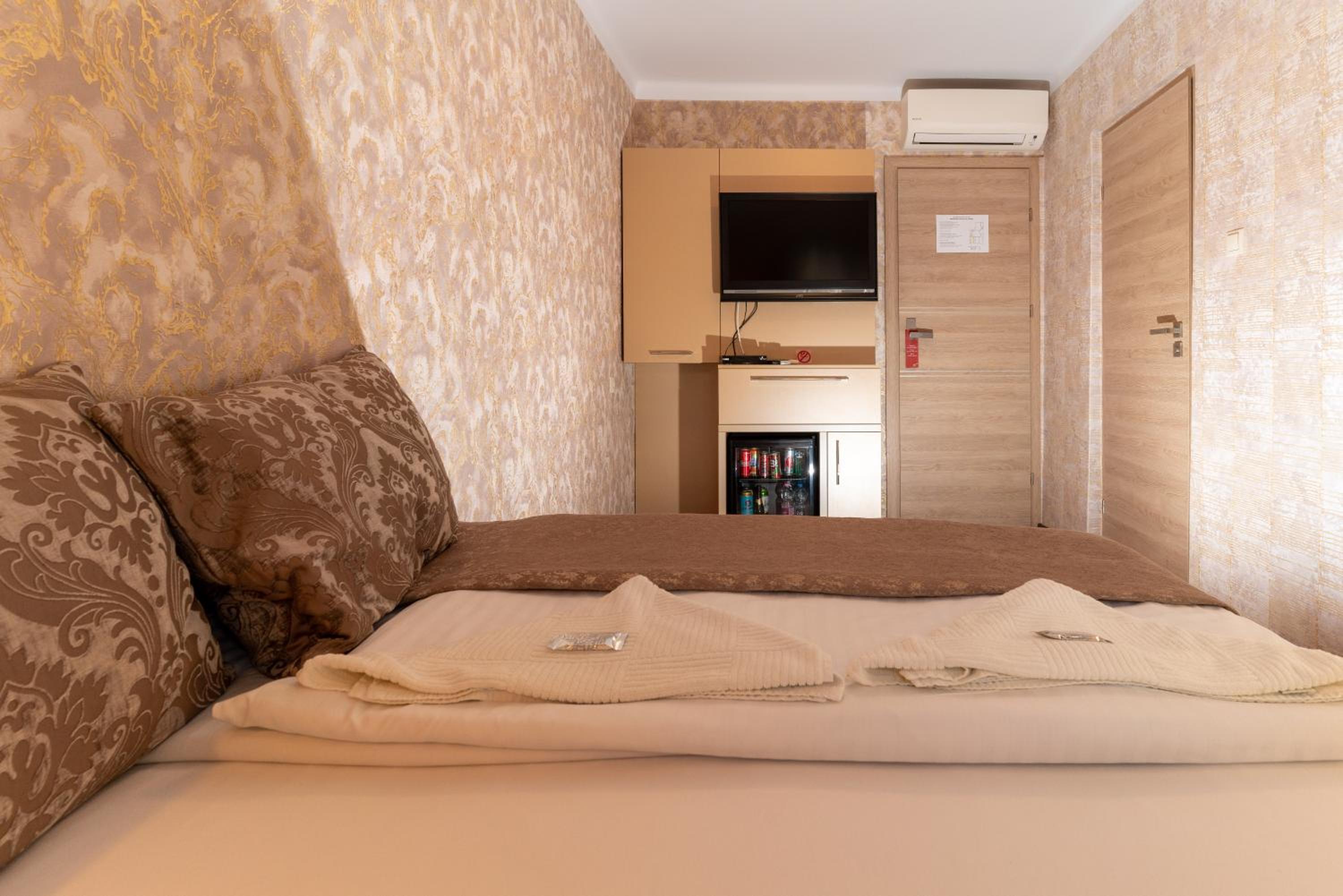 Double Room - Photo 40