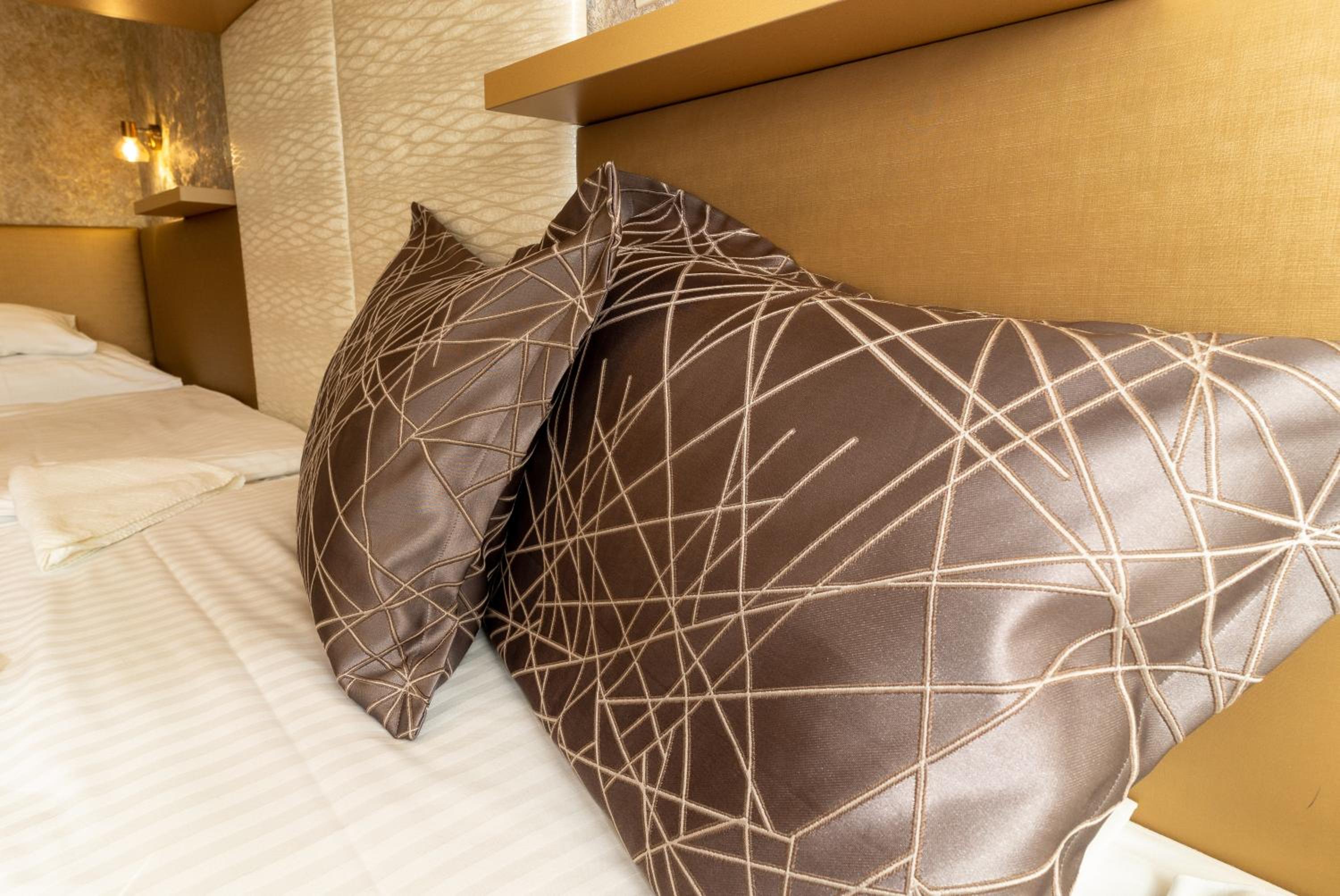 Twin Room - Photo 4