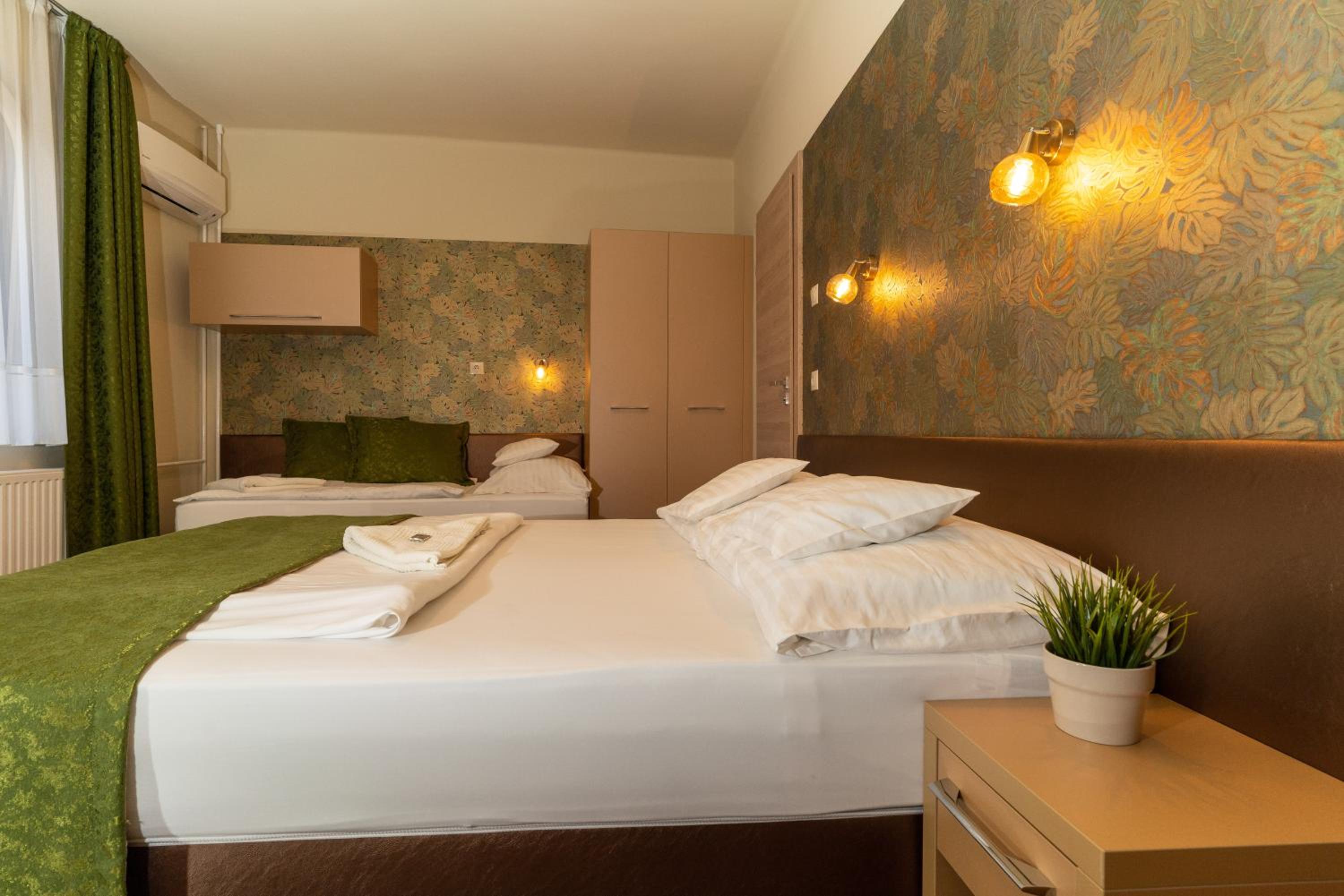 Triple Room - Photo 7