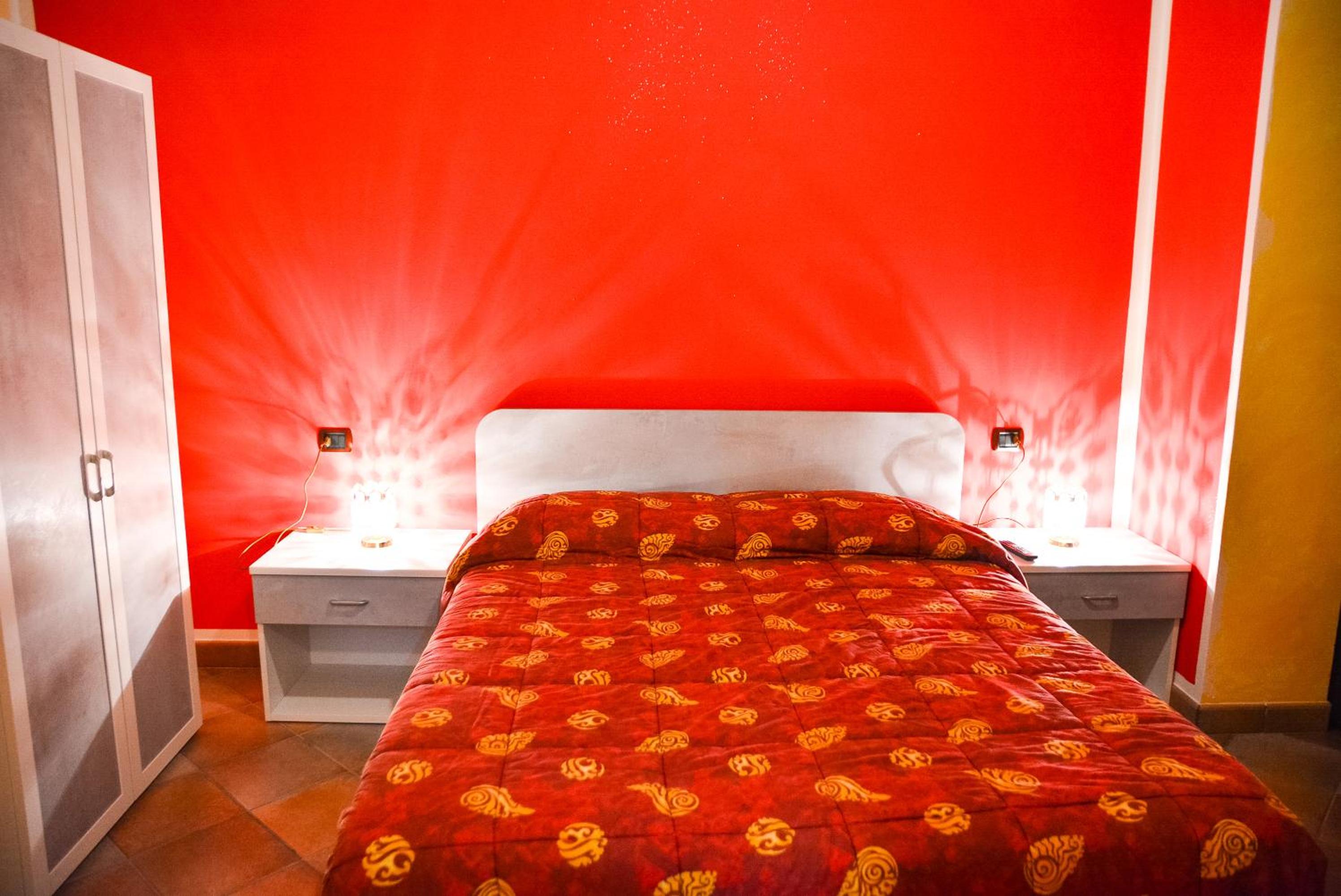 Deluxe Double Room with Extra Bed - Photo 4