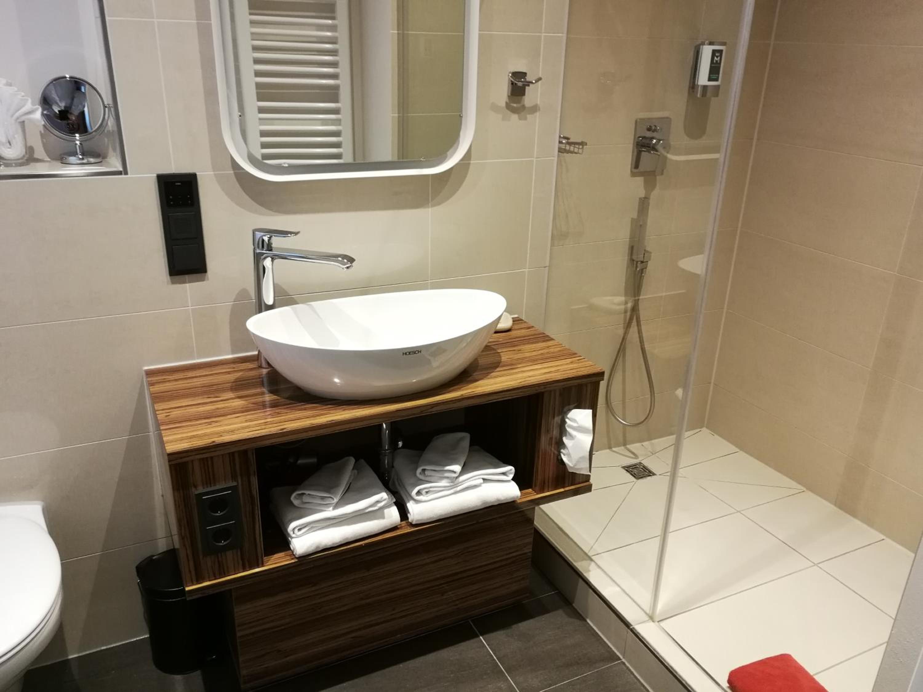 Deluxe Double Room - Photo 15