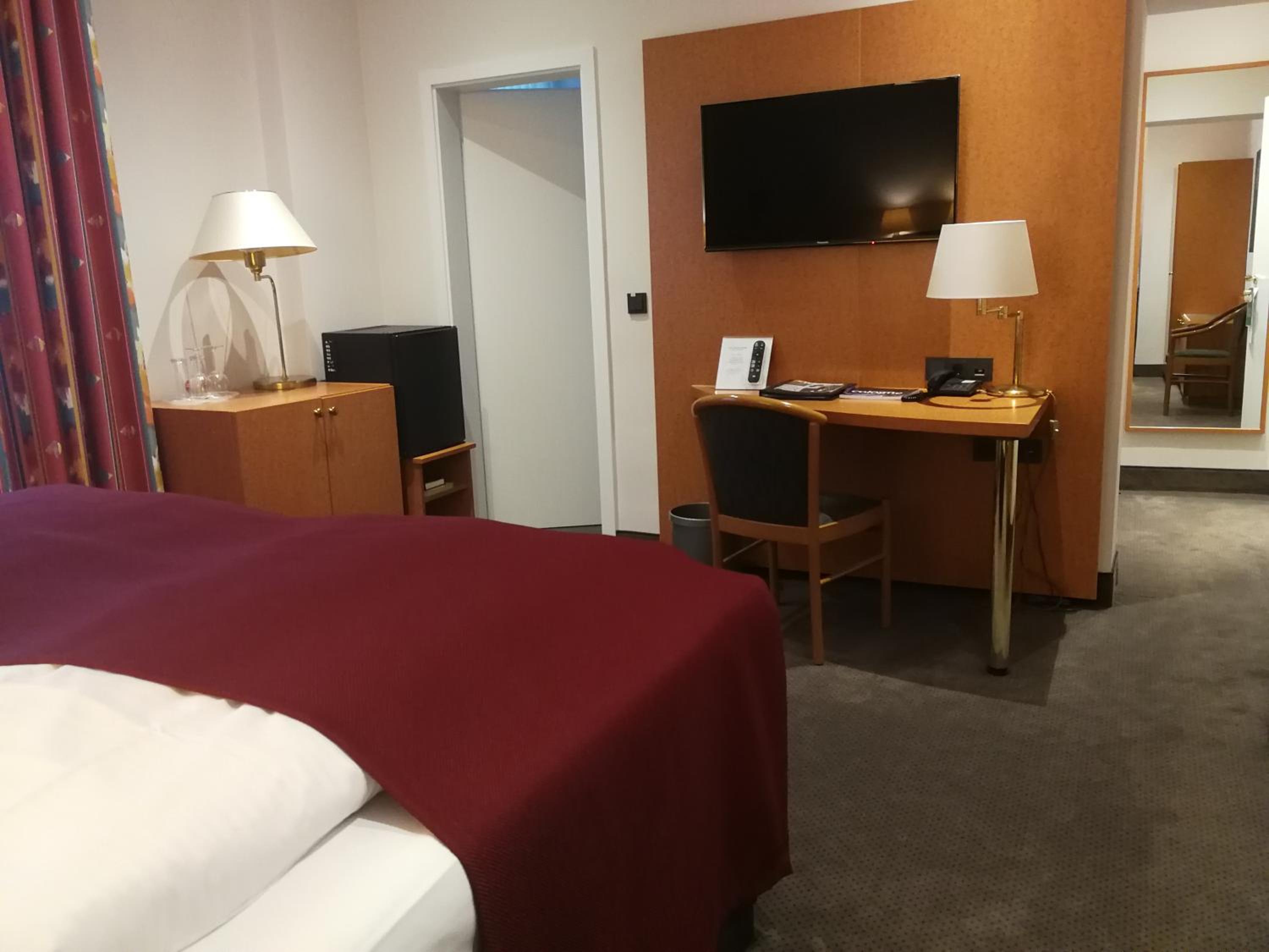 Deluxe Double Room - Photo 18