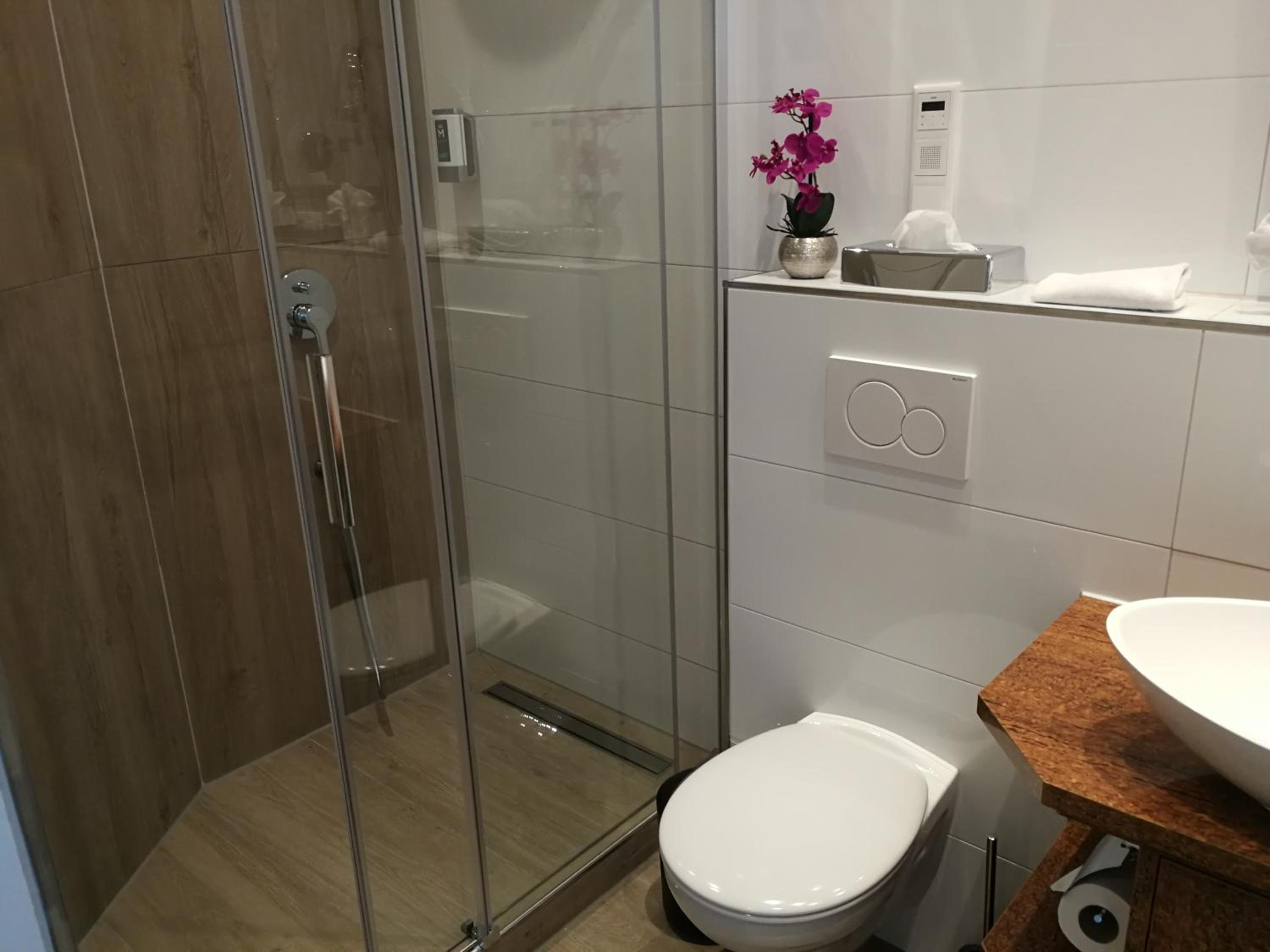 Deluxe Double Room - Photo 19