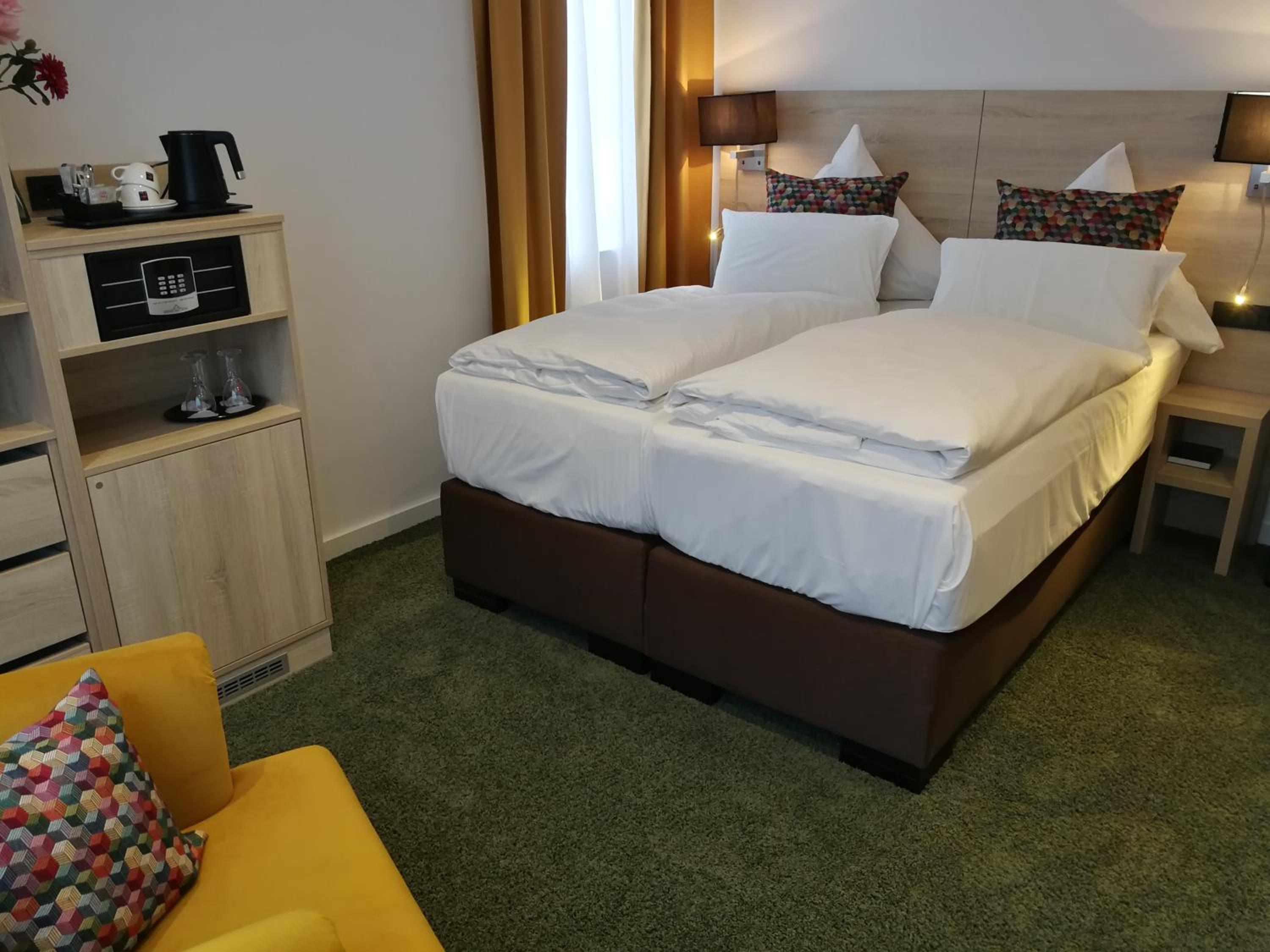Deluxe Double Room - Photo 20