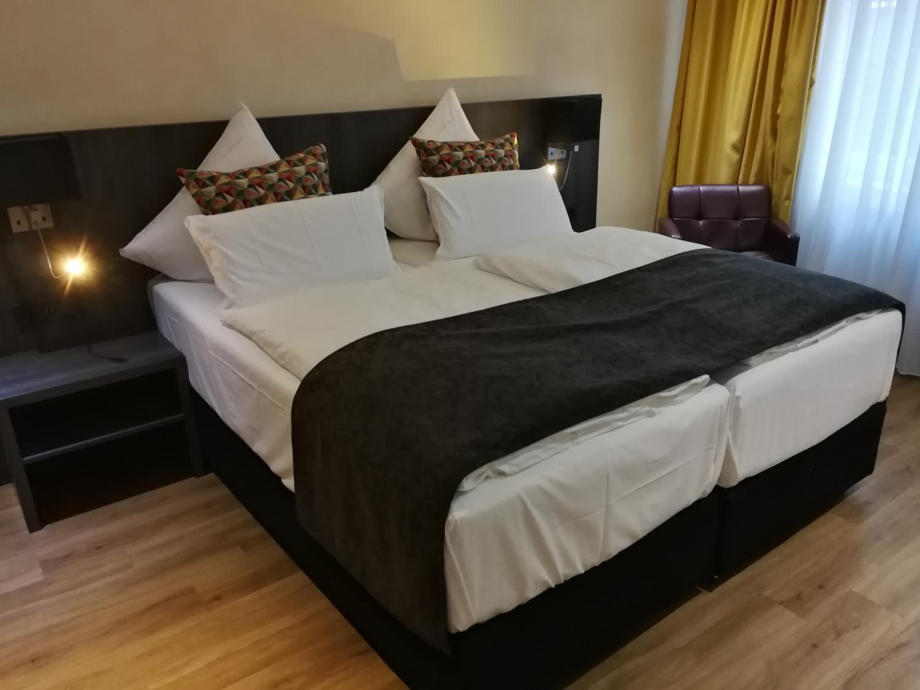 Deluxe Double Room - Photo 7