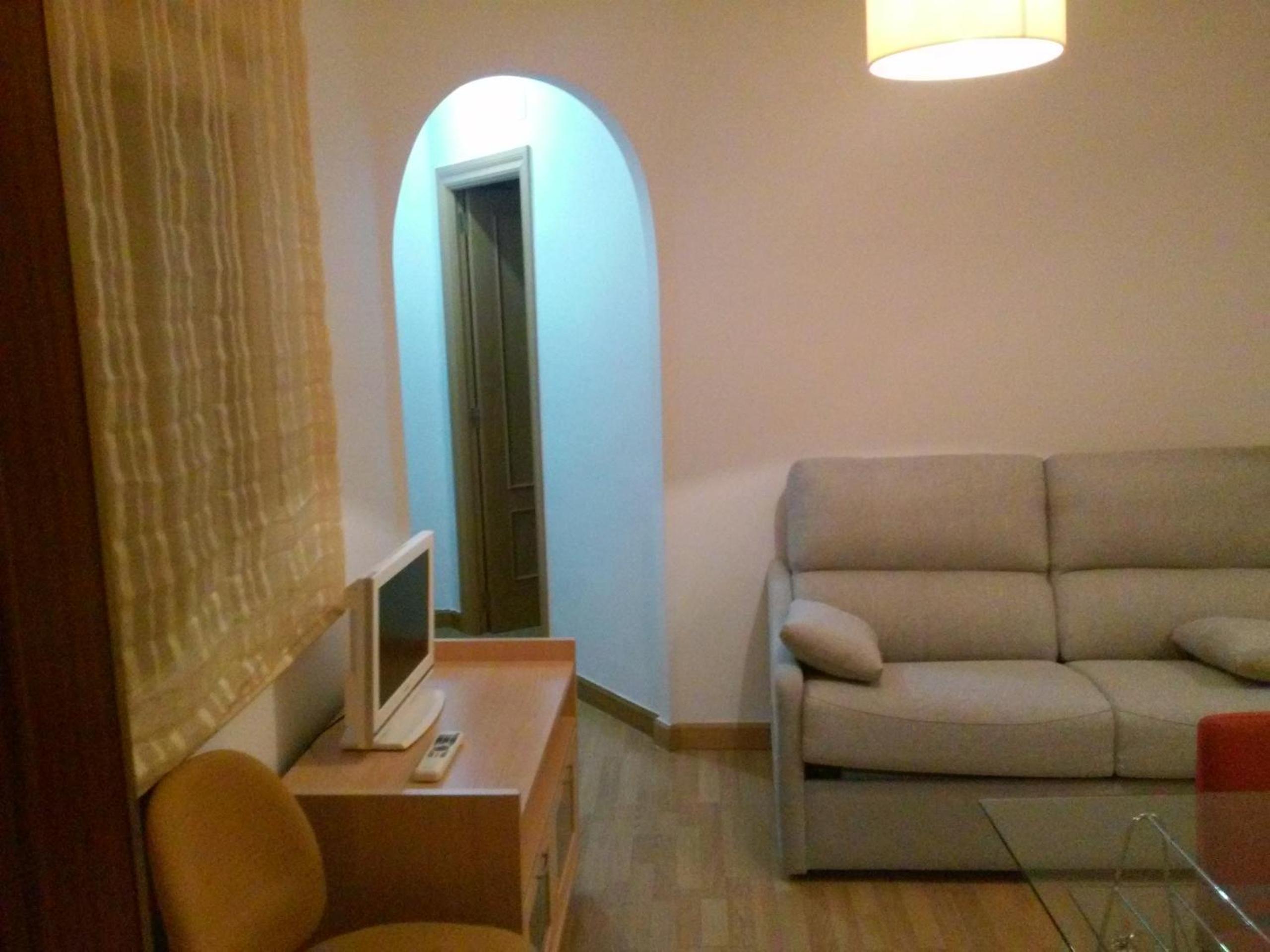 Two-Bedroom Apartment - Photo 7