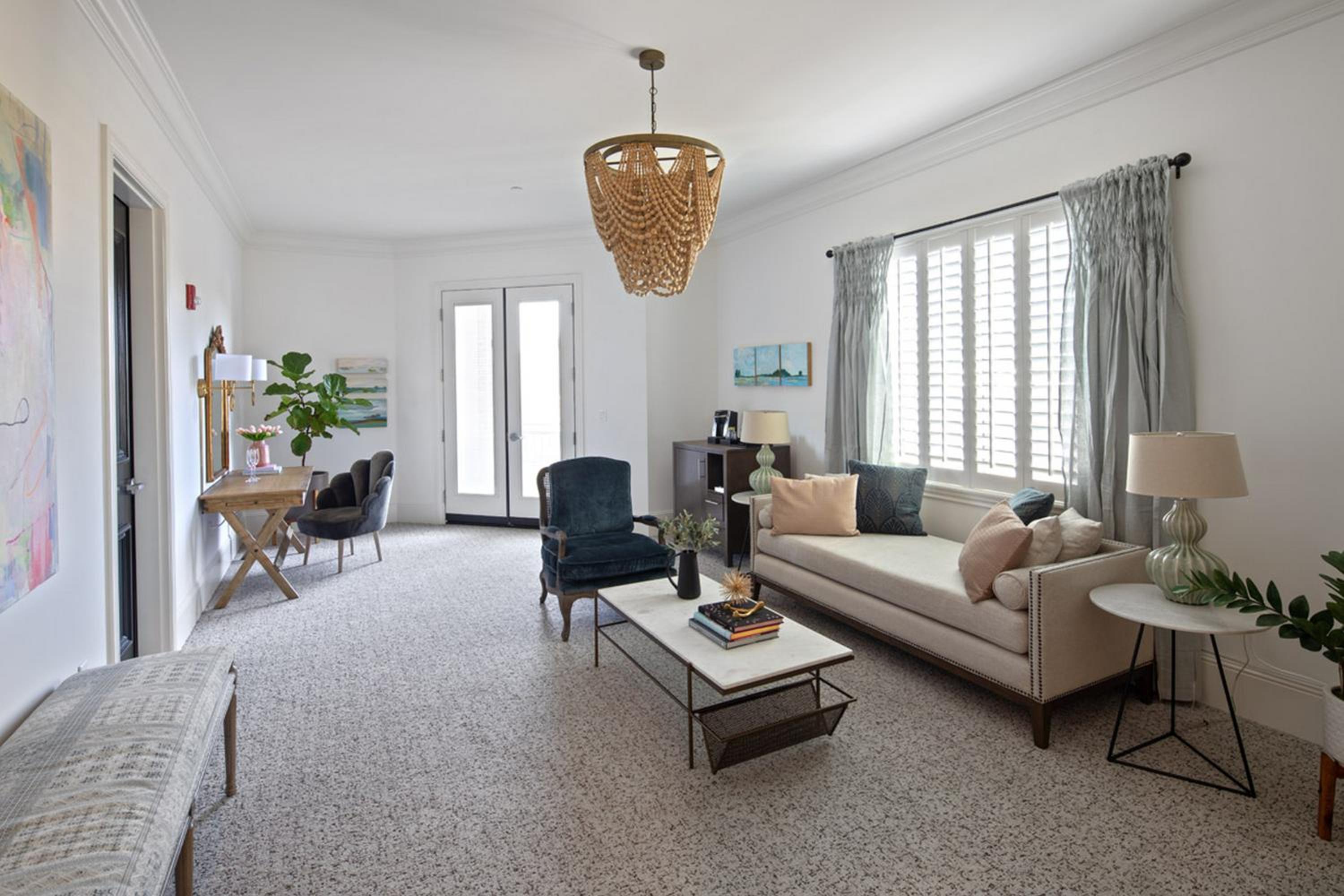 Deluxe Suite - Photo 6