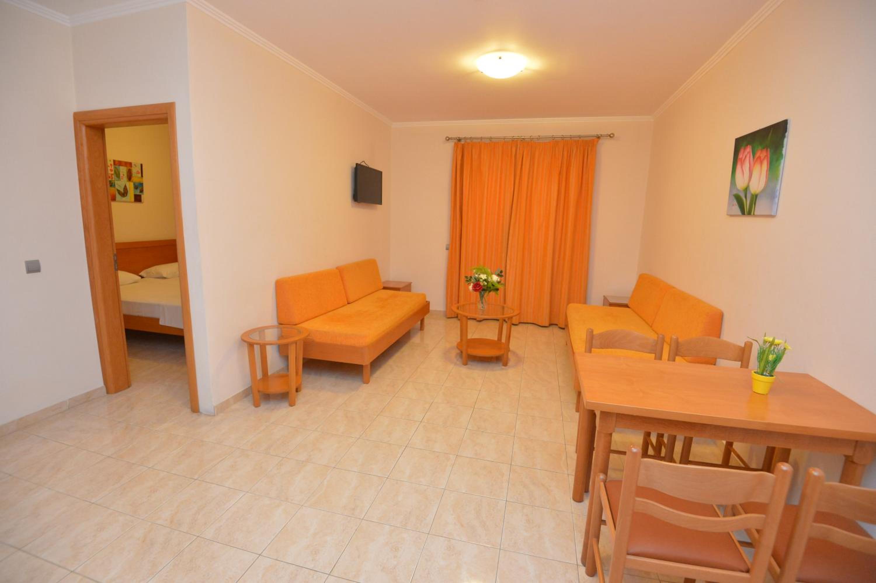 Apartment with Balcony photo 1