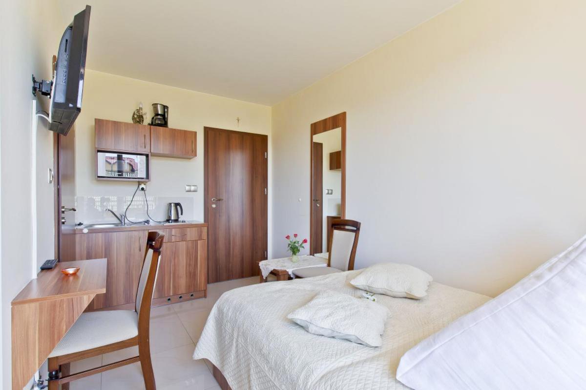 Small Double Room photo 1