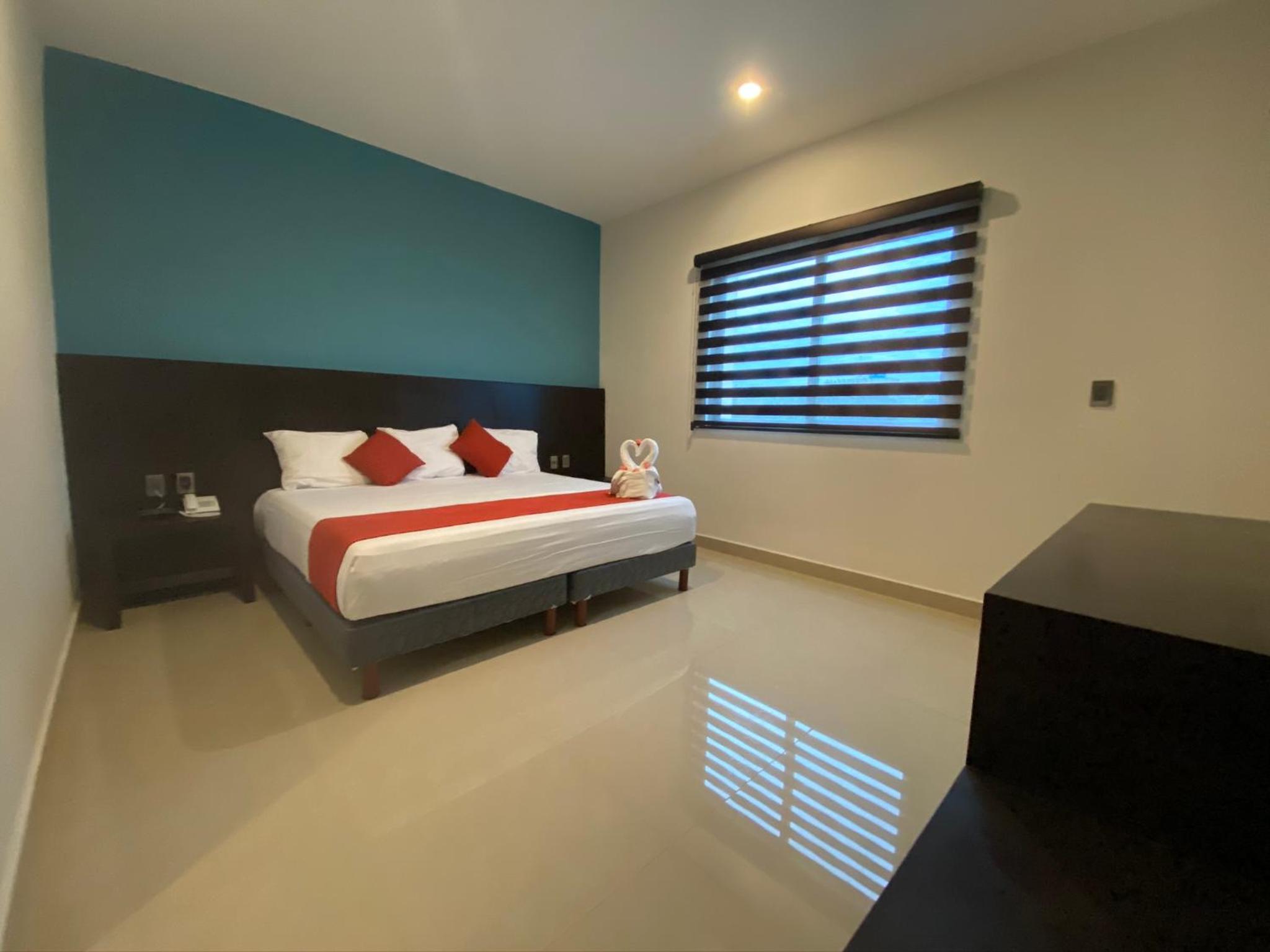 Suite - Photo 8