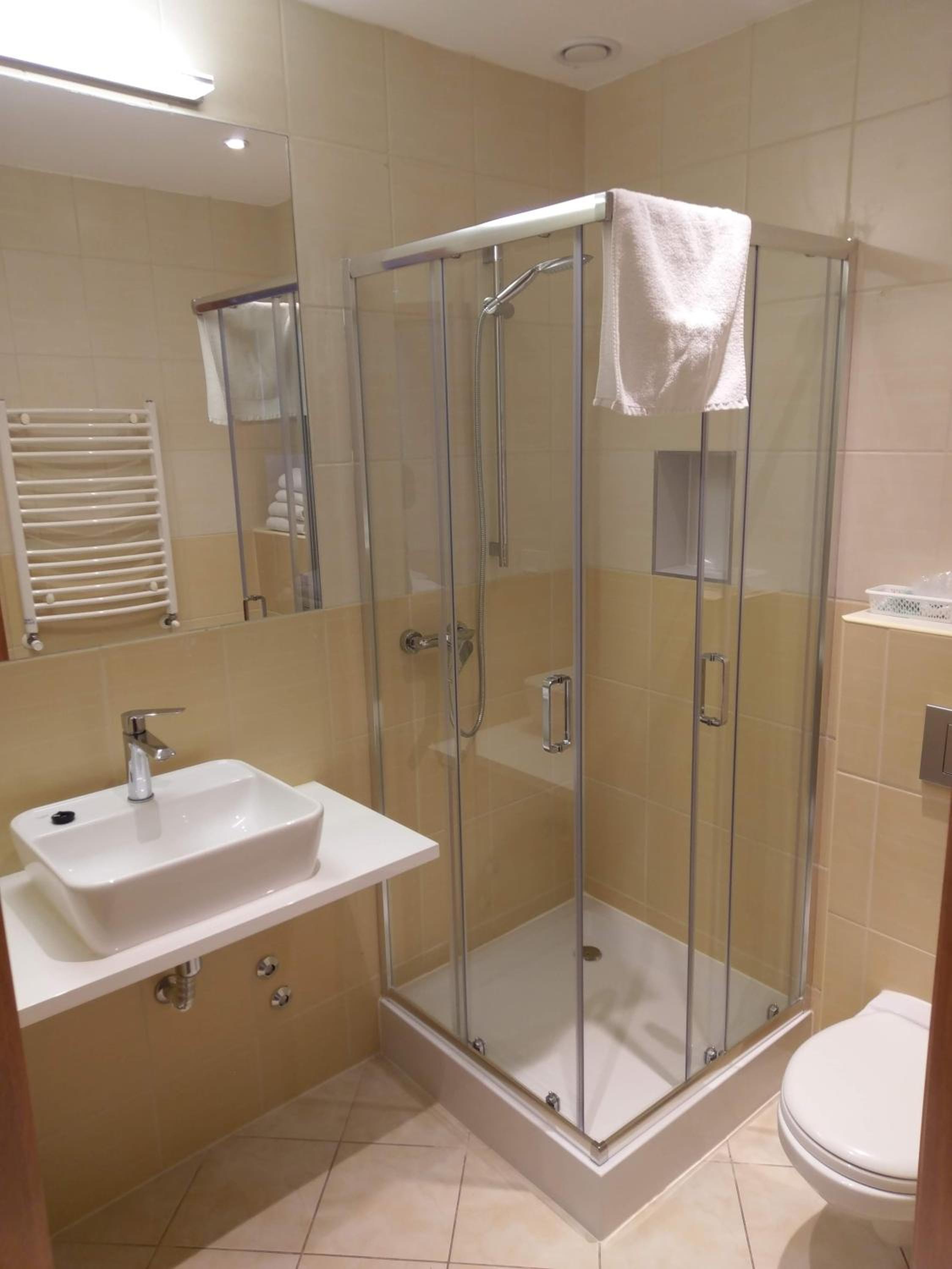 Double or Twin Room - Photo 15