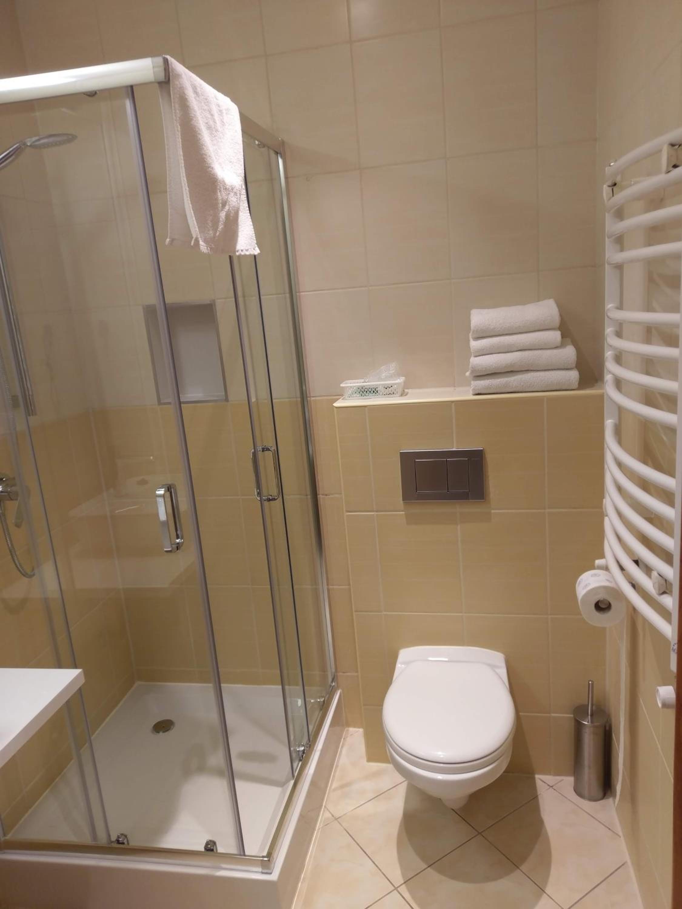 Double or Twin Room - Photo 13