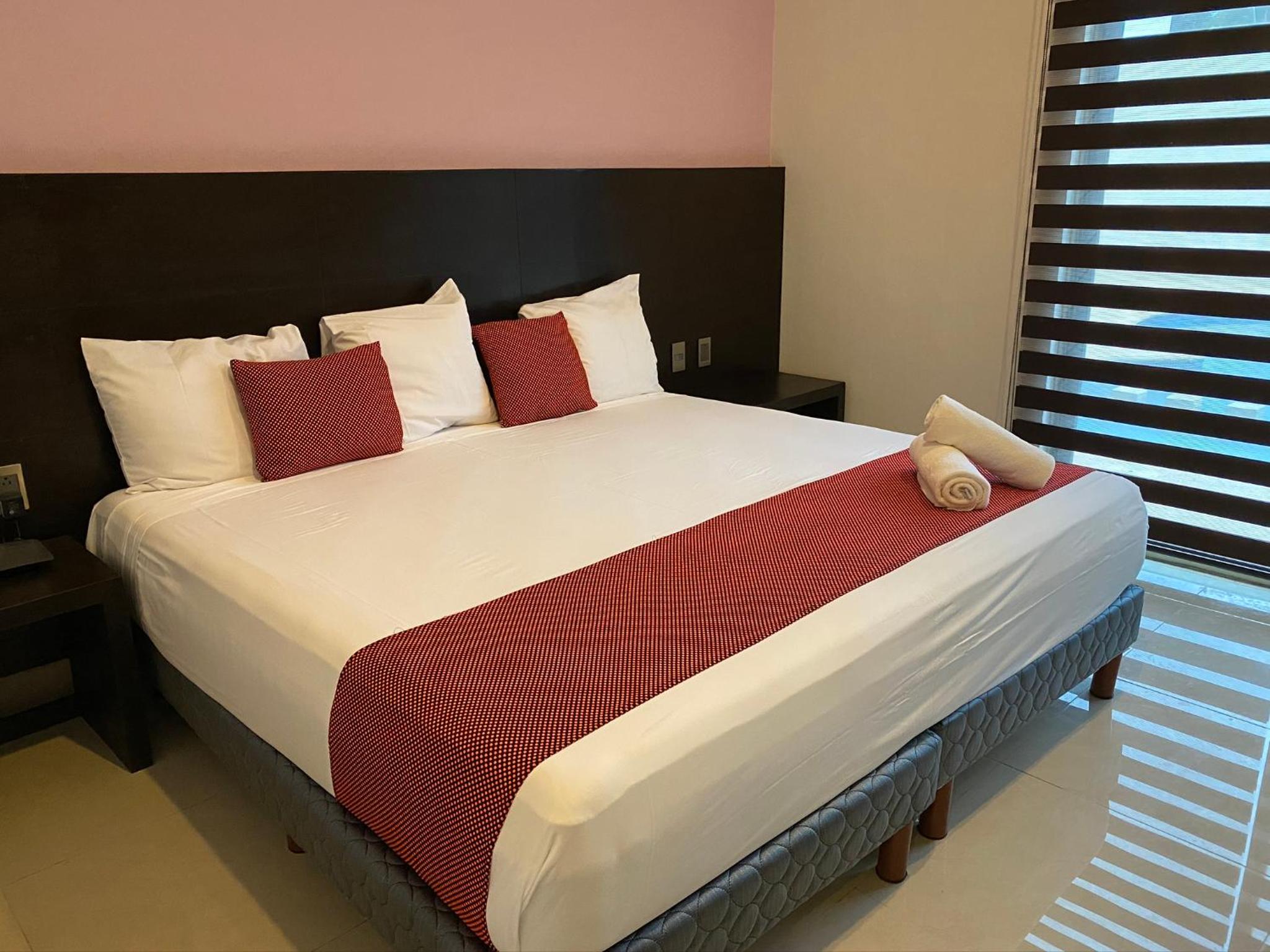 Deluxe Suite - Photo 8