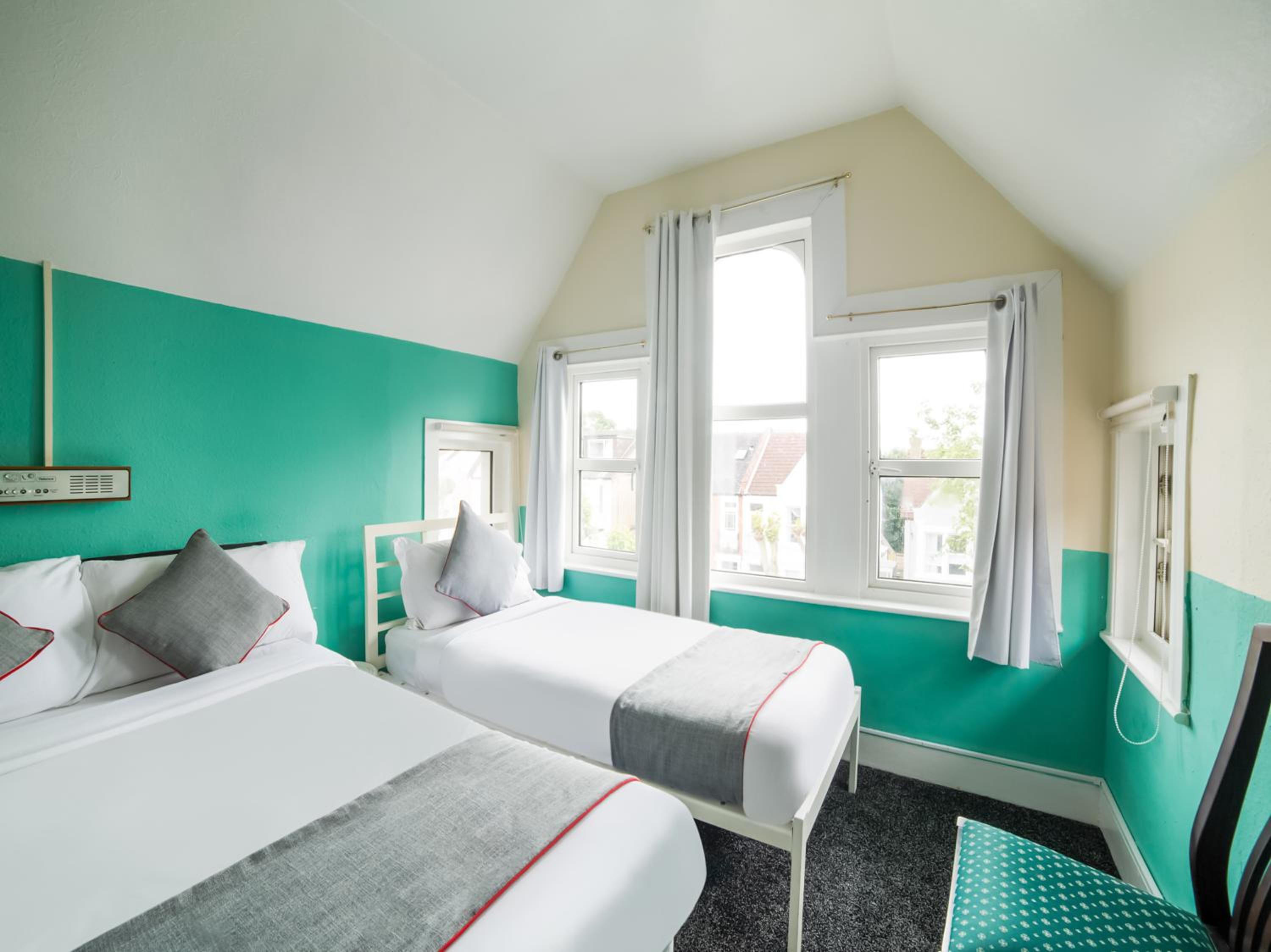 Deluxe Triple Room - Photo 7