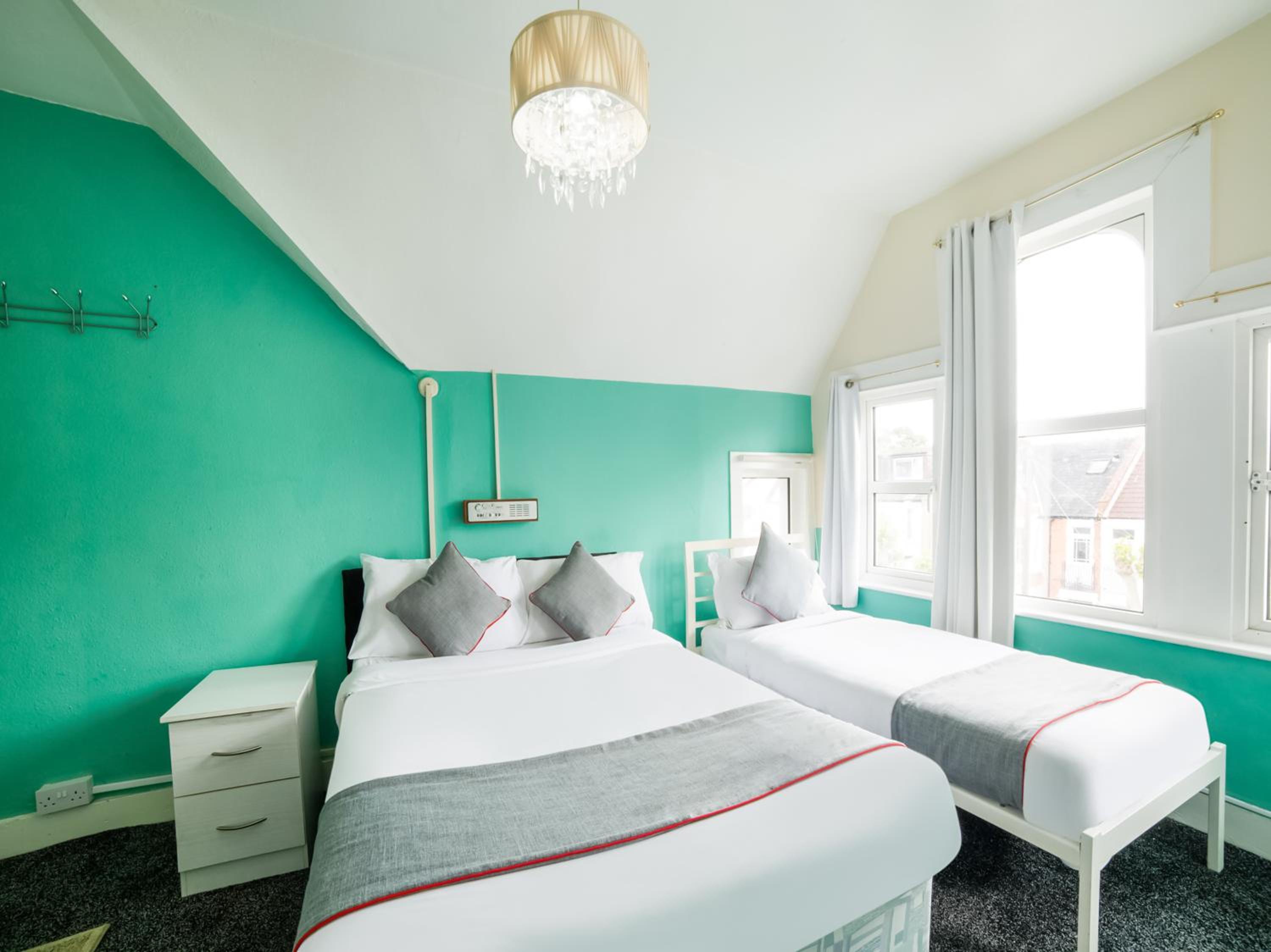 Deluxe Triple Room - Photo 8