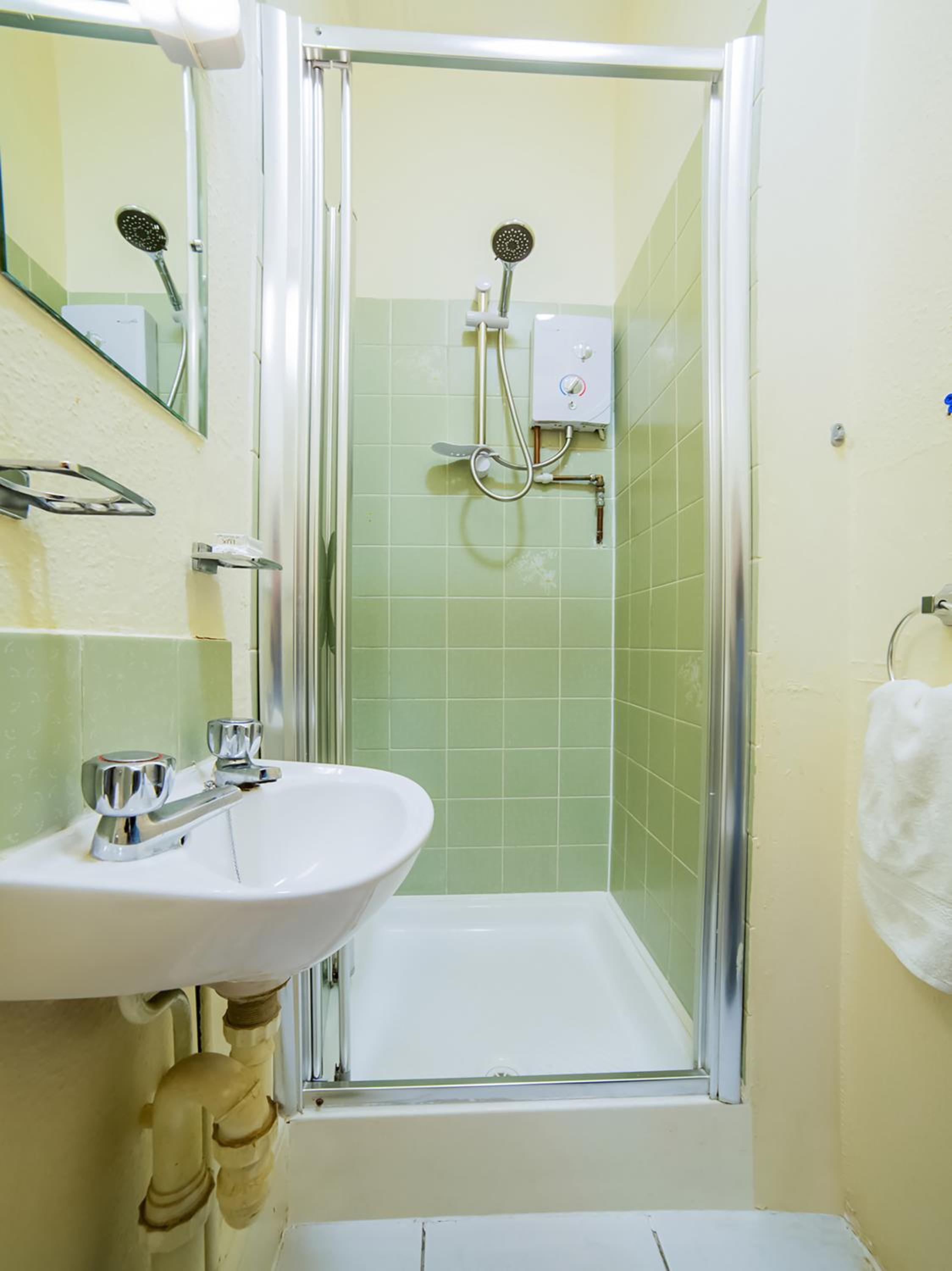 Standard Double Room - Photo 5