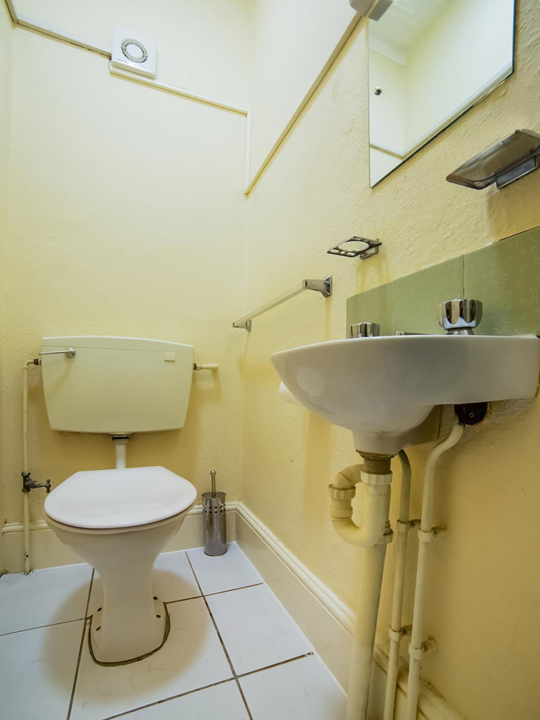 Standard Double Room - Photo 6