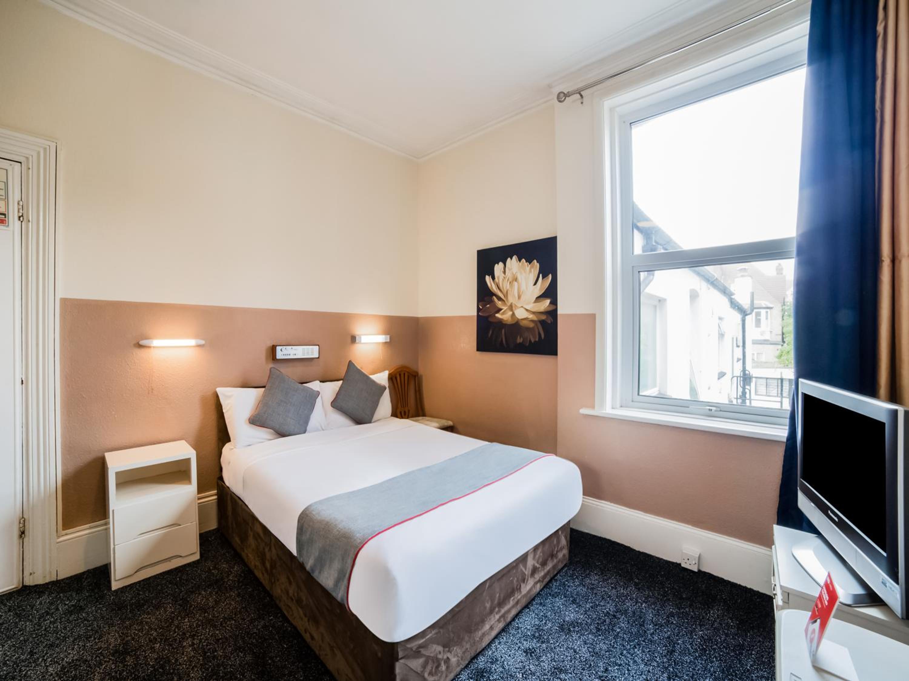 Standard Double Room - Photo 1