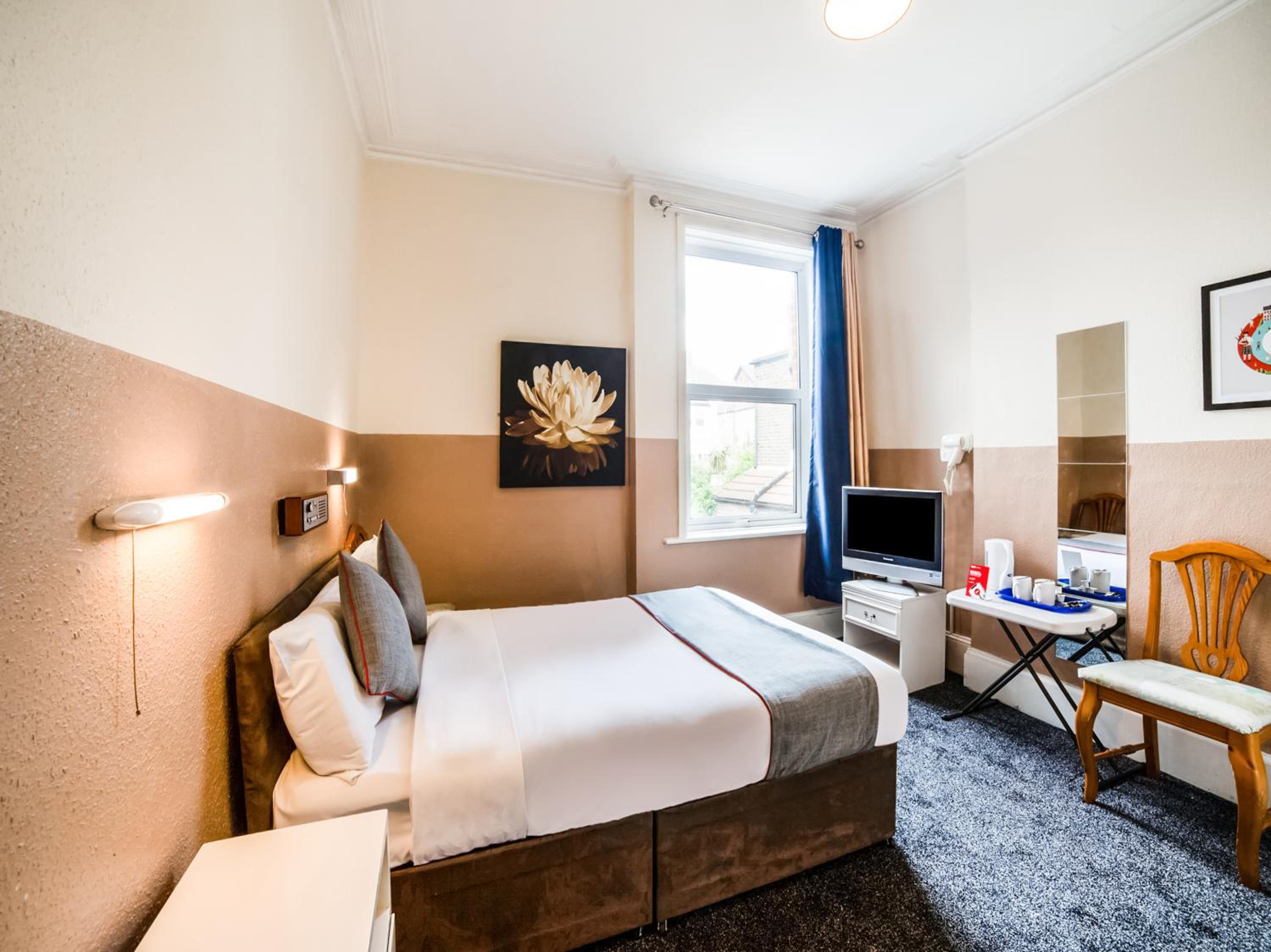 Standard Double Room - Photo 2