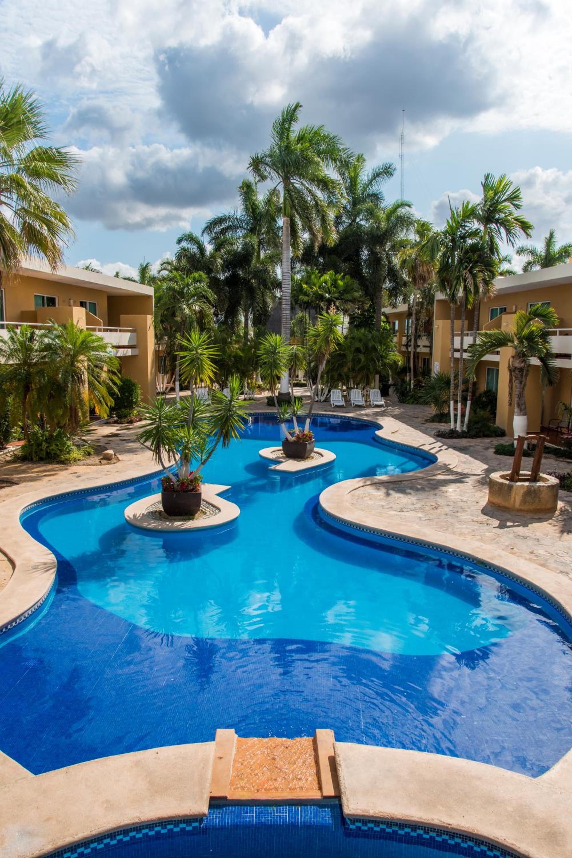 Double or Twin Room with Pool View photo 2