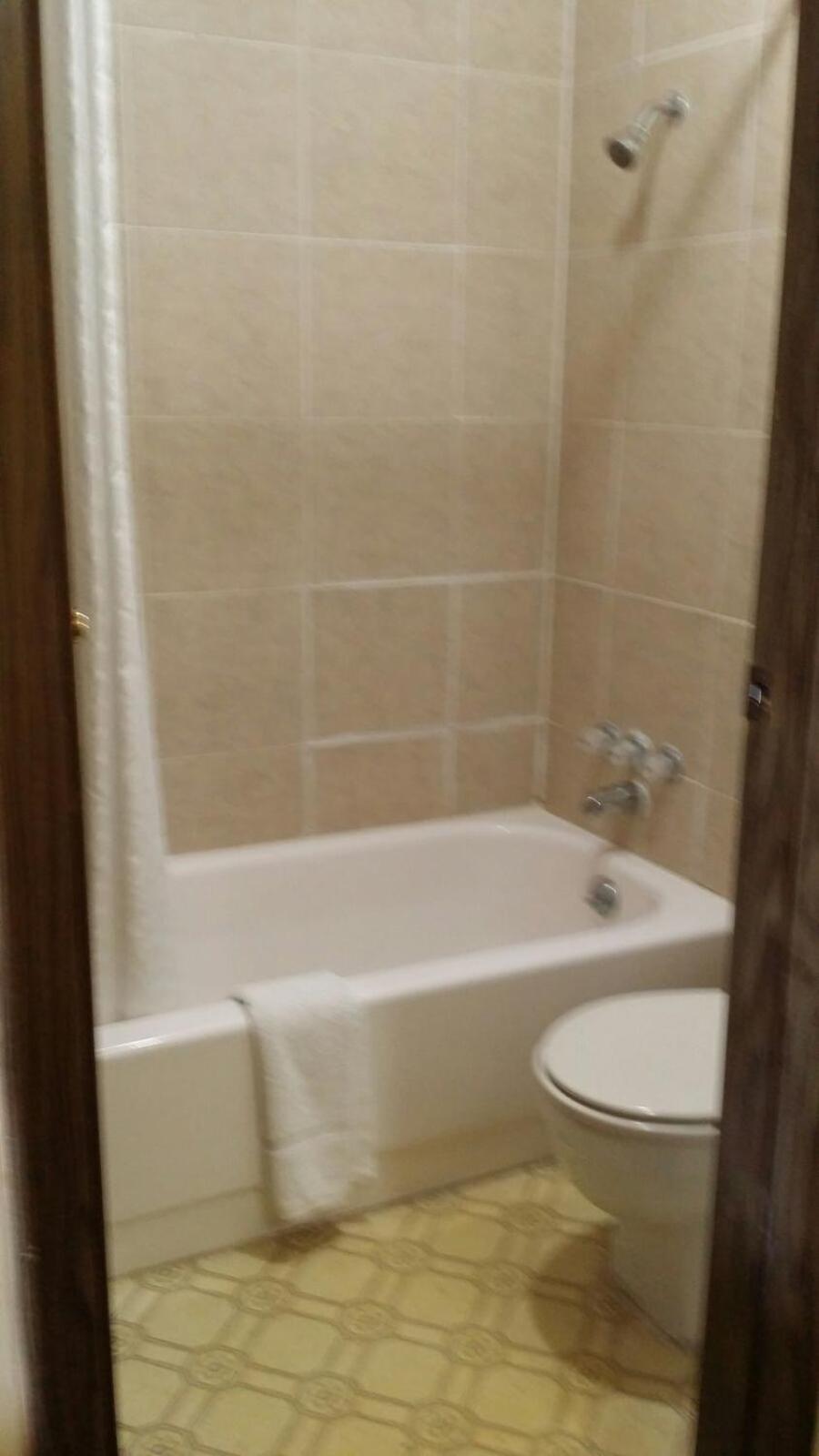 Suite with Hot Tub photo 3