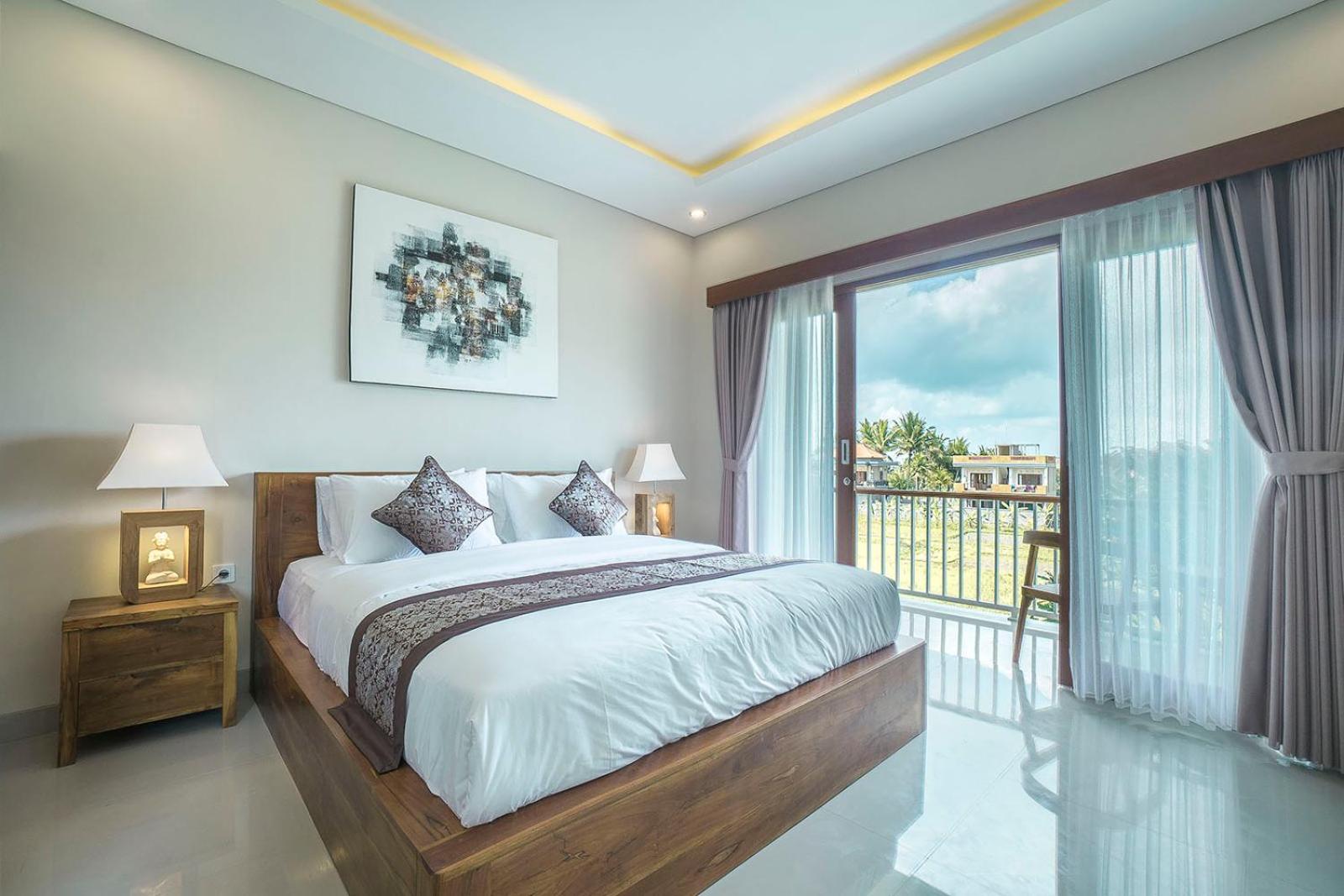 Deluxe Double Room with Balcony - Photo 14