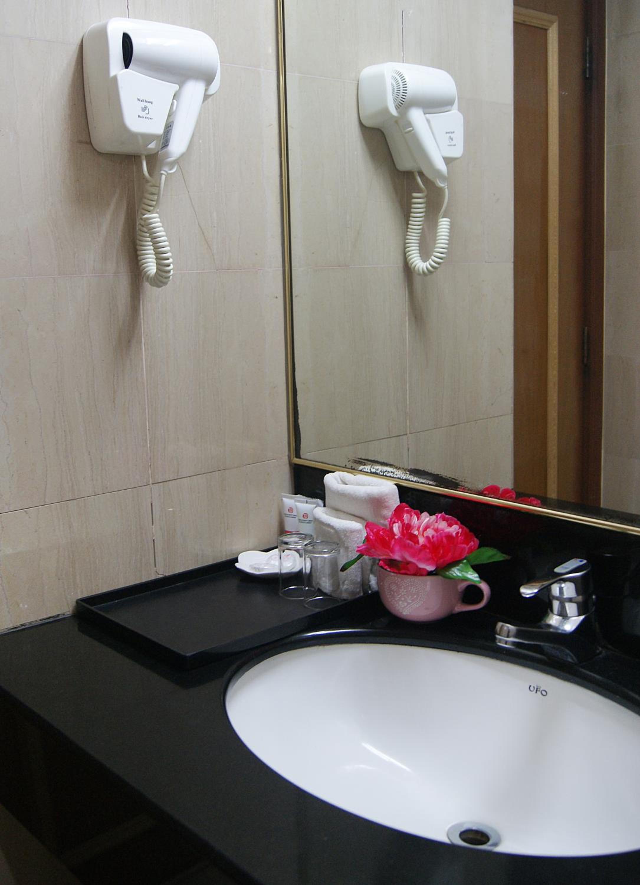 Superior Twin Room - Photo 10