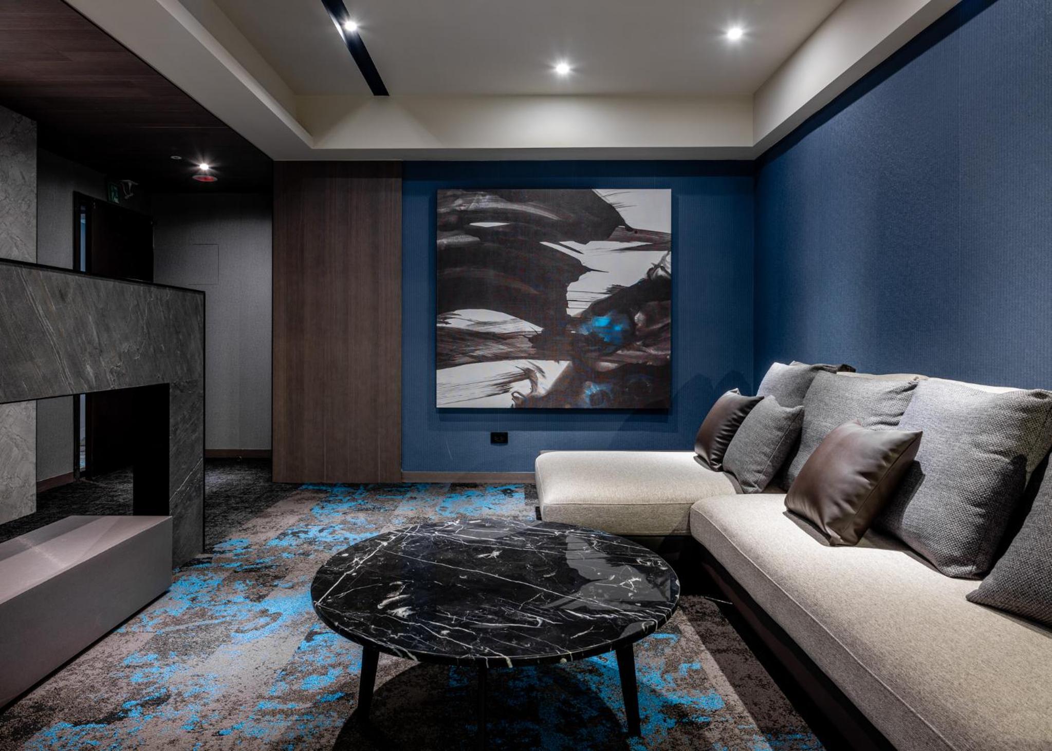 Grand Executive Suite - Photo 8