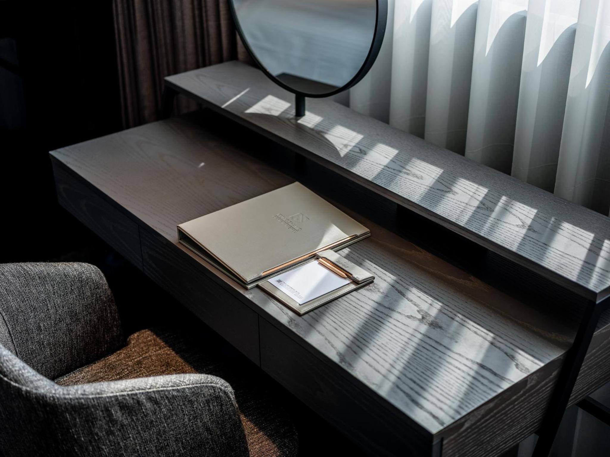 Grand Executive Suite - Photo 2