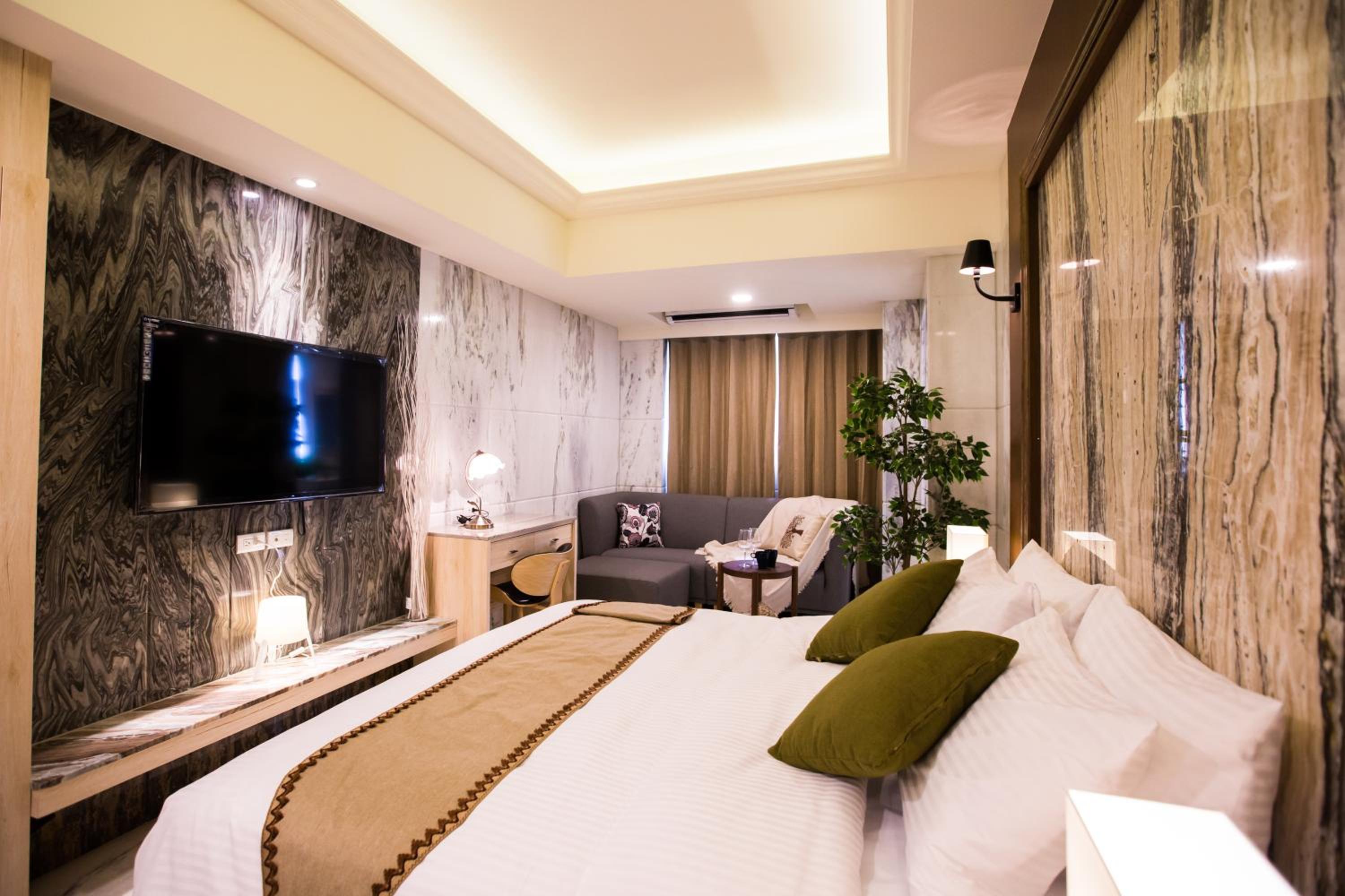 Deluxe Double Room - Photo 7