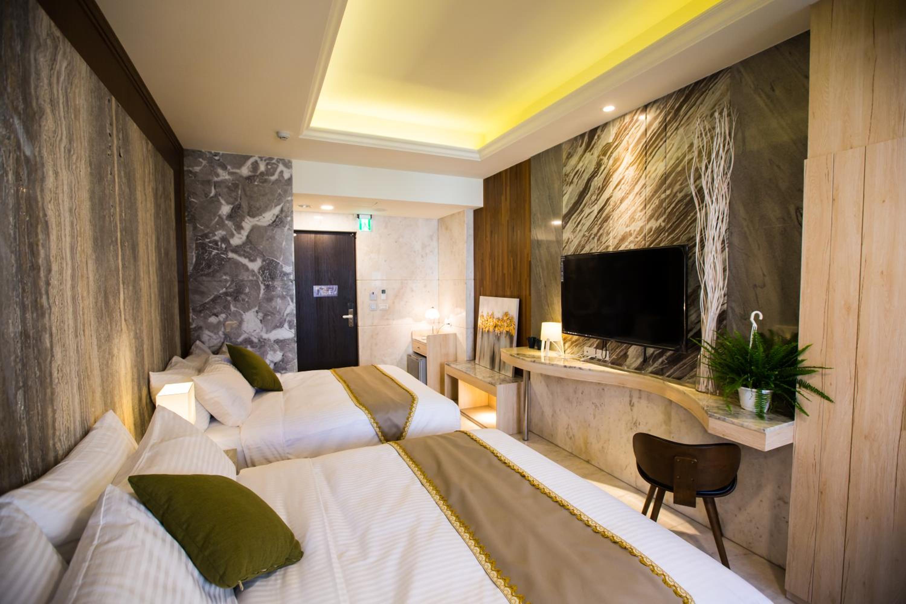 Deluxe Quadruple Room - Photo 3