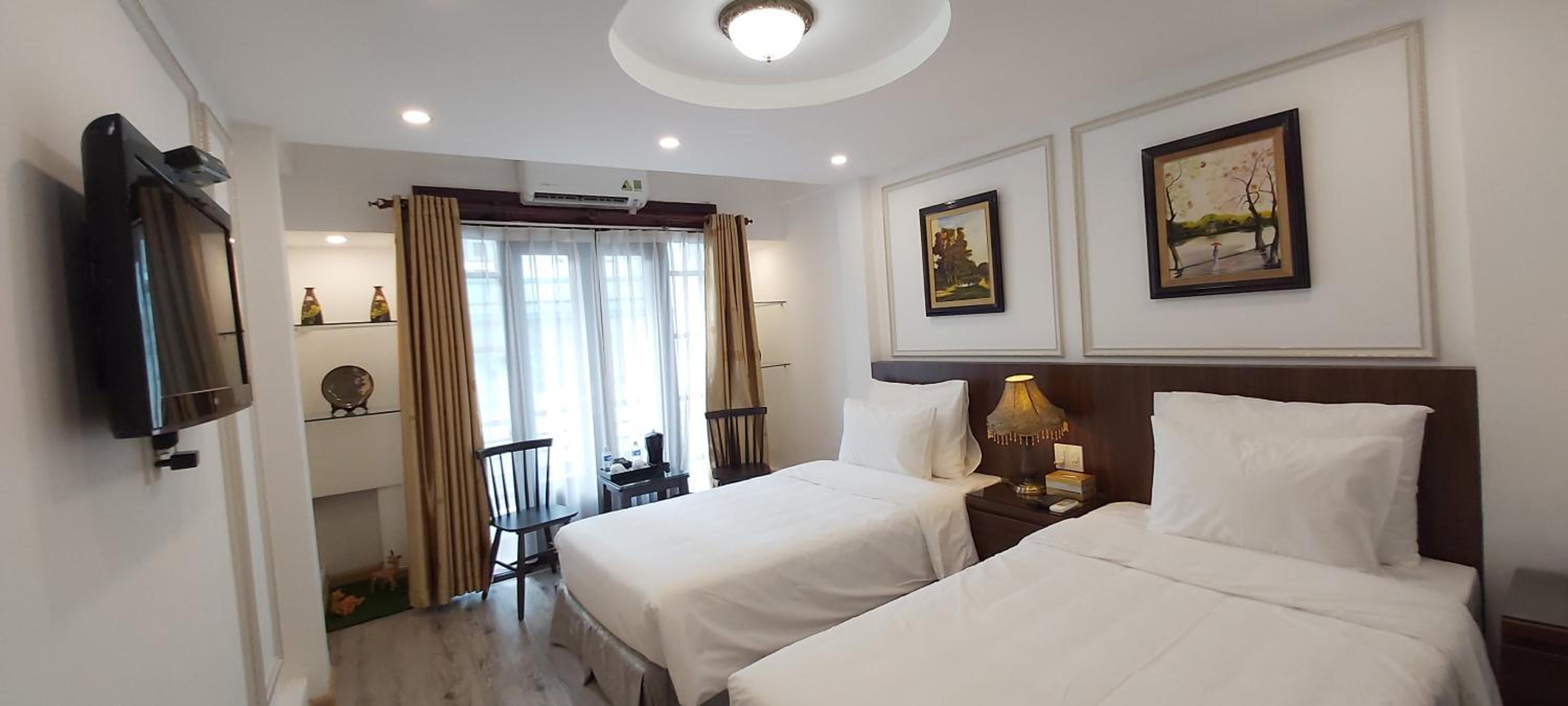 Deluxe Double or Twin Room with City View
