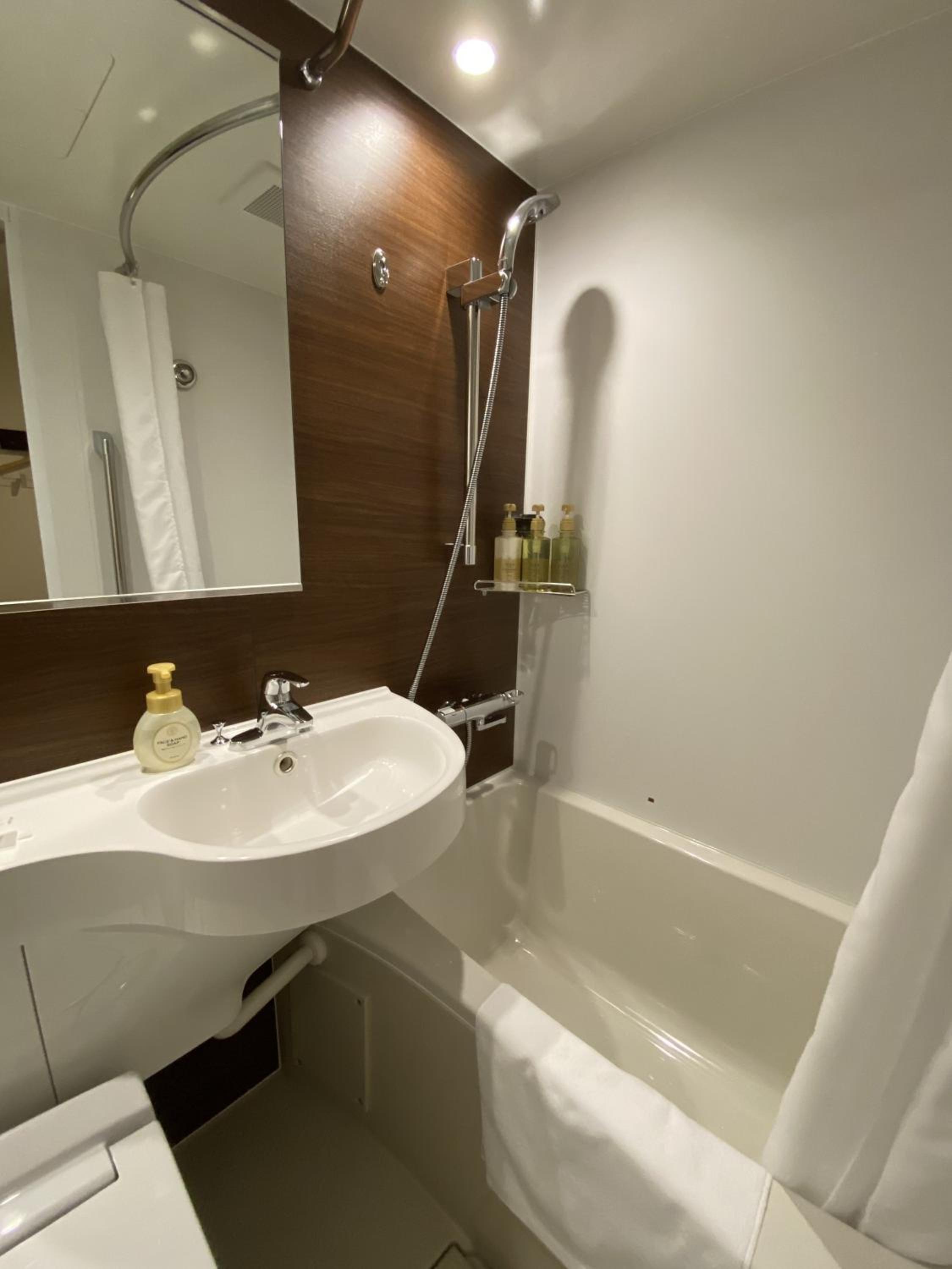 Single Room - Photo 2