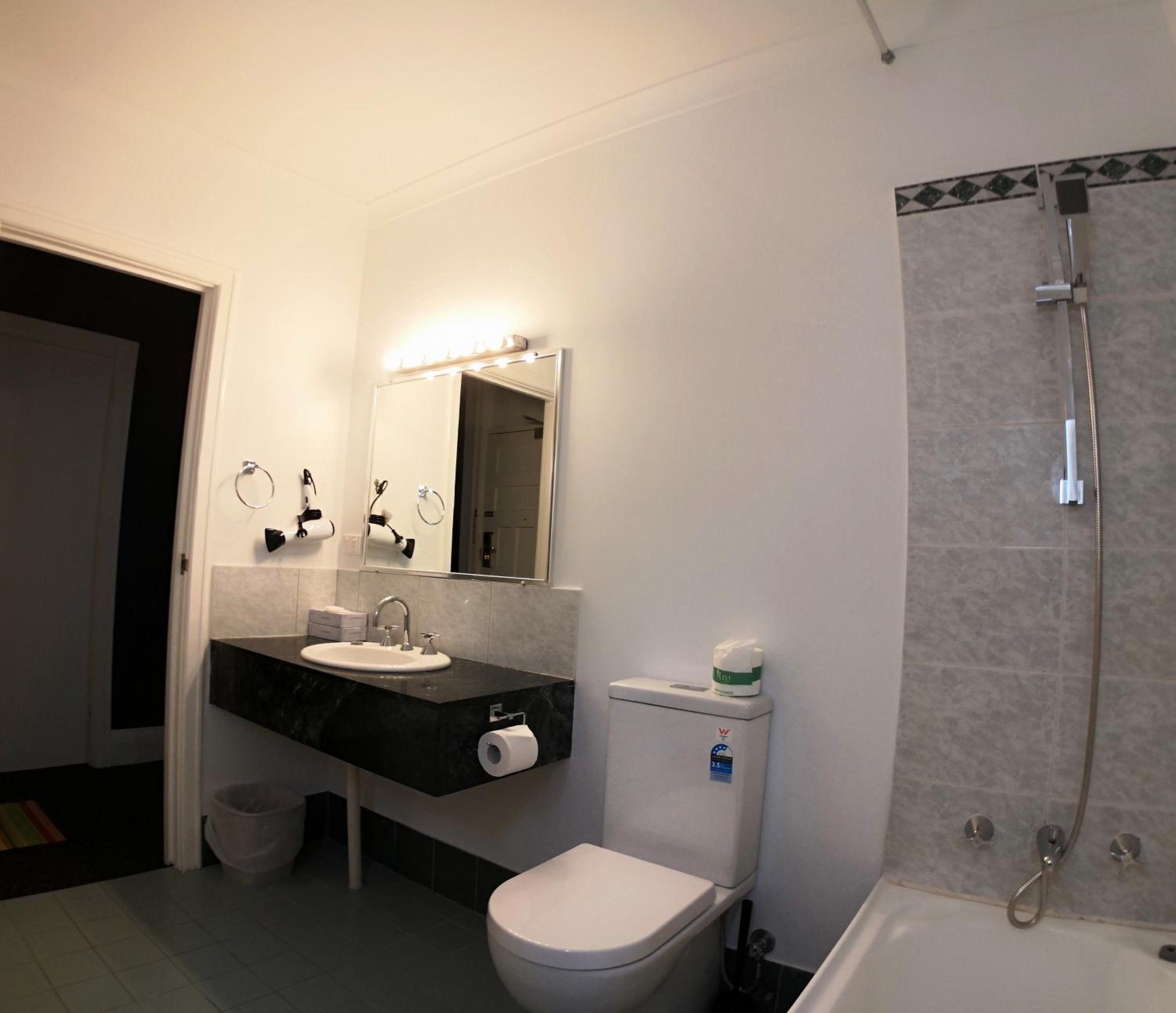 Premier Room - Photo 9