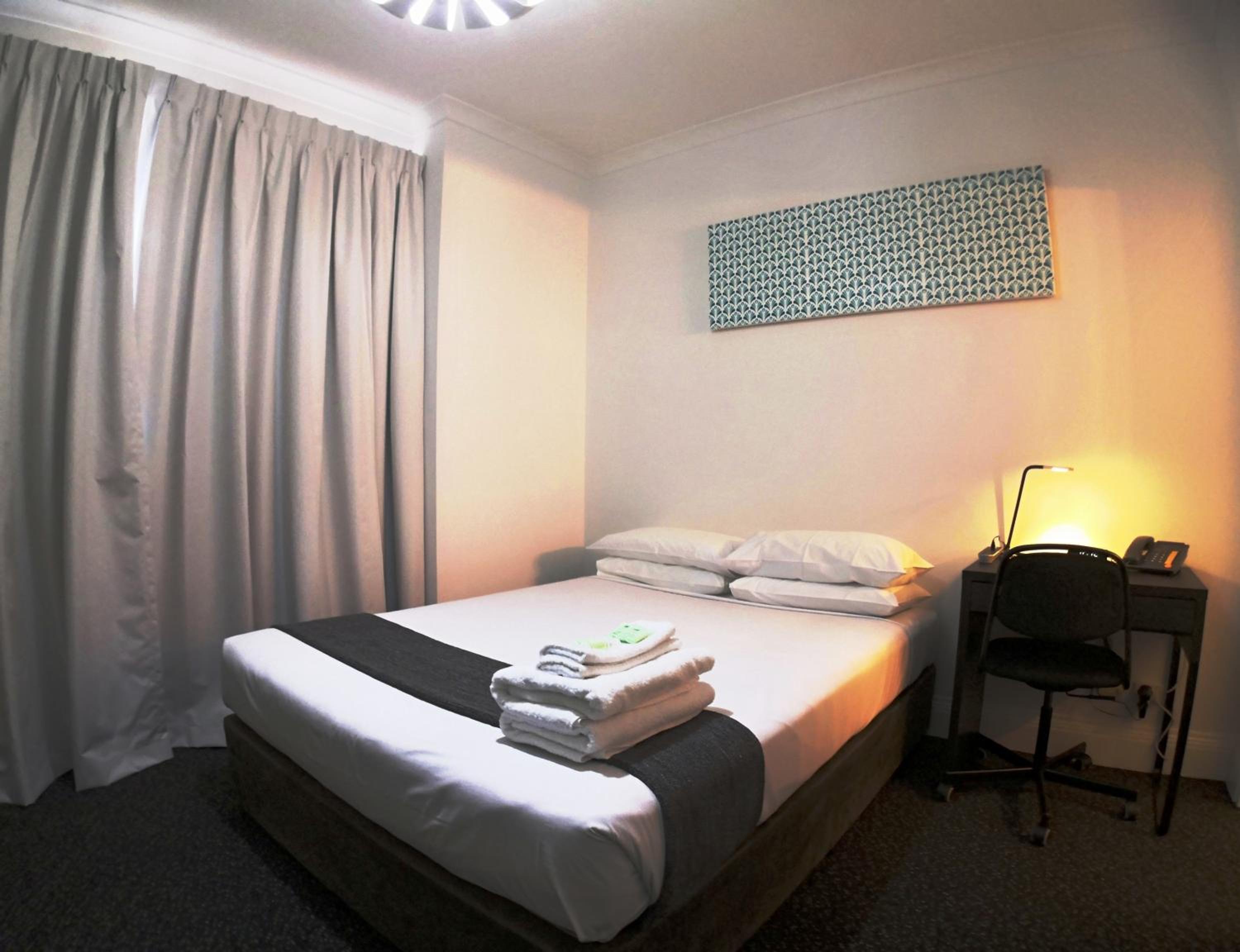Standard Queen Room - Photo 4