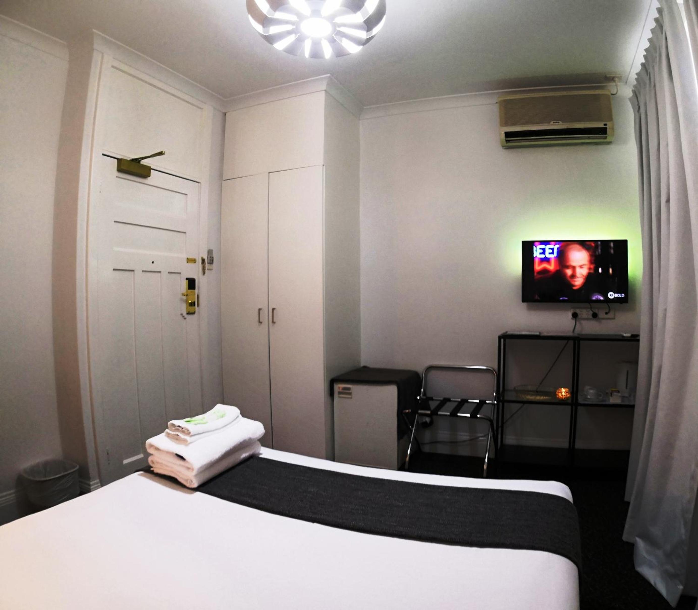 Standard Queen Room - Photo 3
