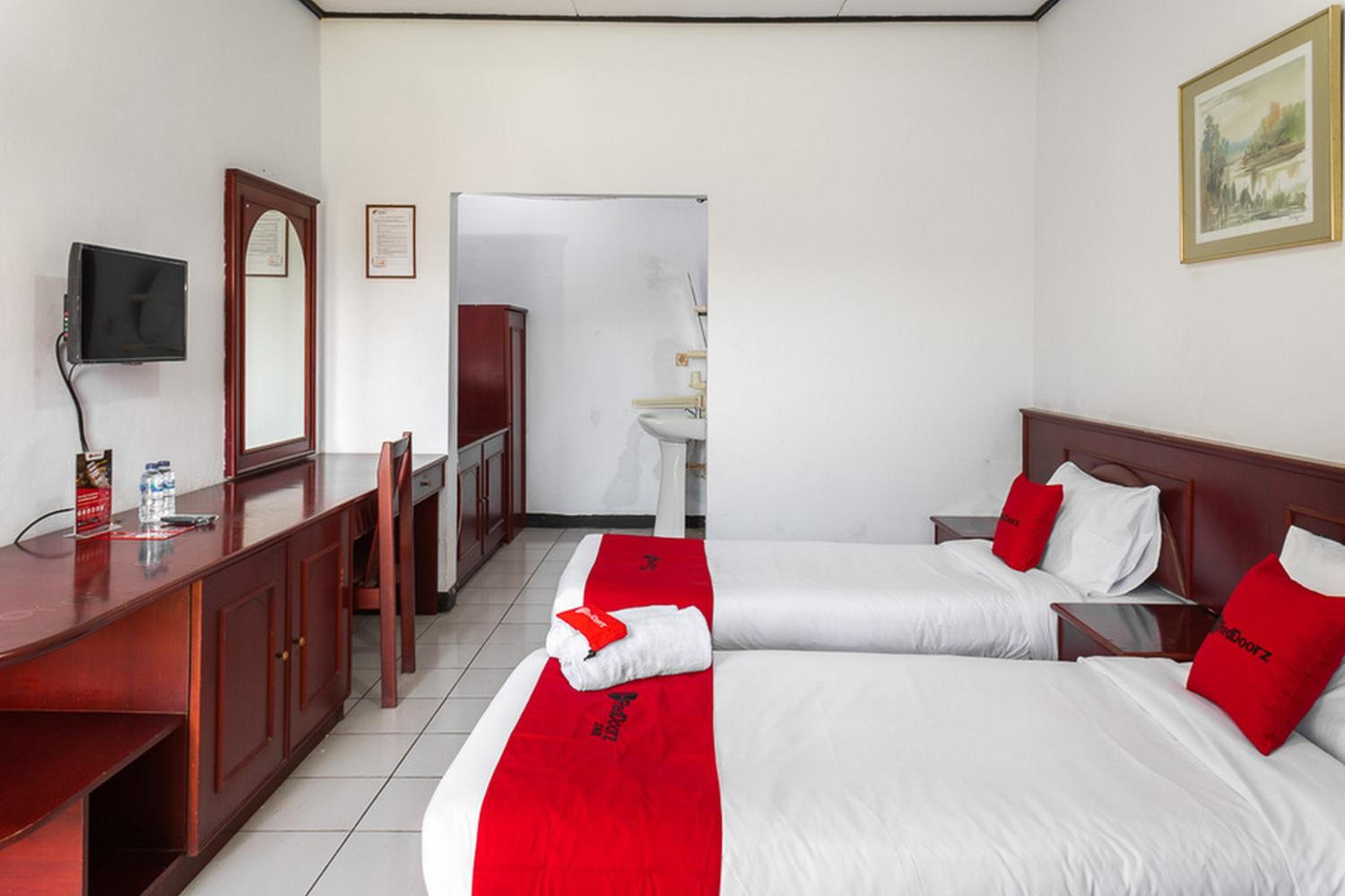Twin Room - Photo 1