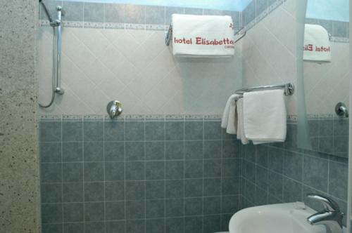Triple Room with Balcony - Photo 3