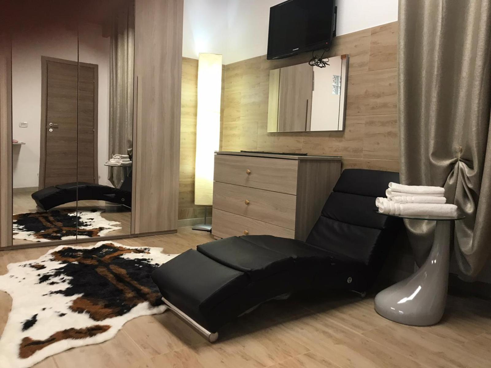 Double Room with Private Bathroom - Photo 1